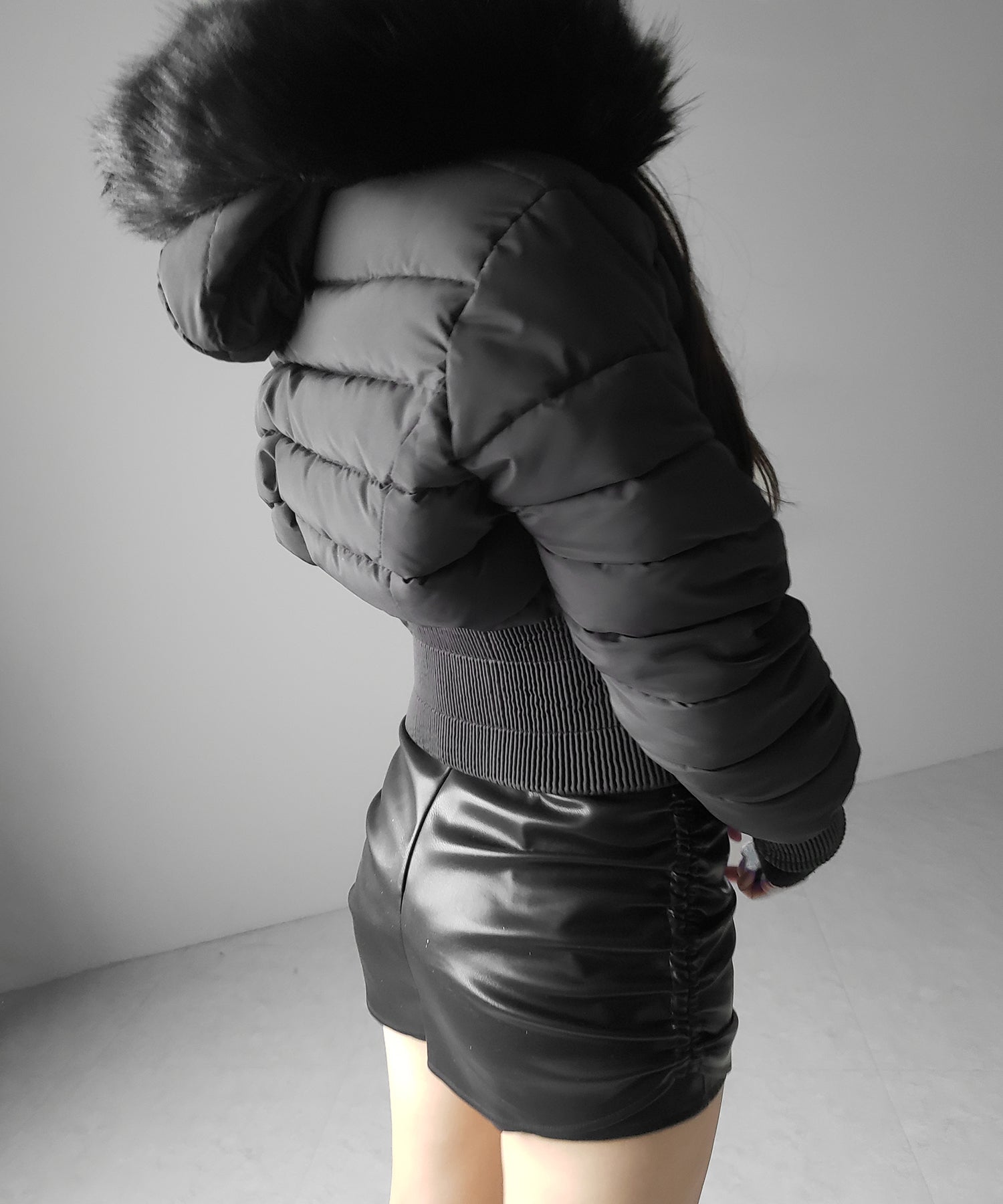 ウエストマークファーフードレディフェイクダウンジャケット ／ waist mark fur hooded lady fake down jacket