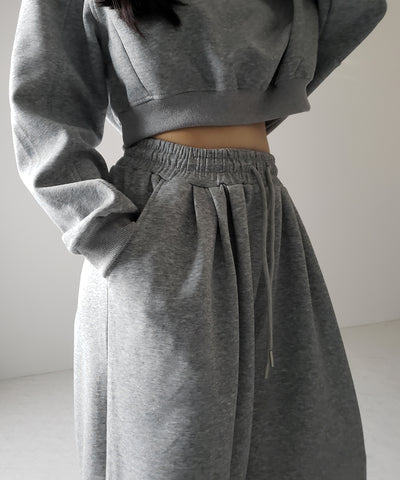 【 セットアップ 】ワンショルダーショートスウェットトップス ＋ タックワイドパンツ SET ／ off shoulder short sweat tops & tack wide pants SET