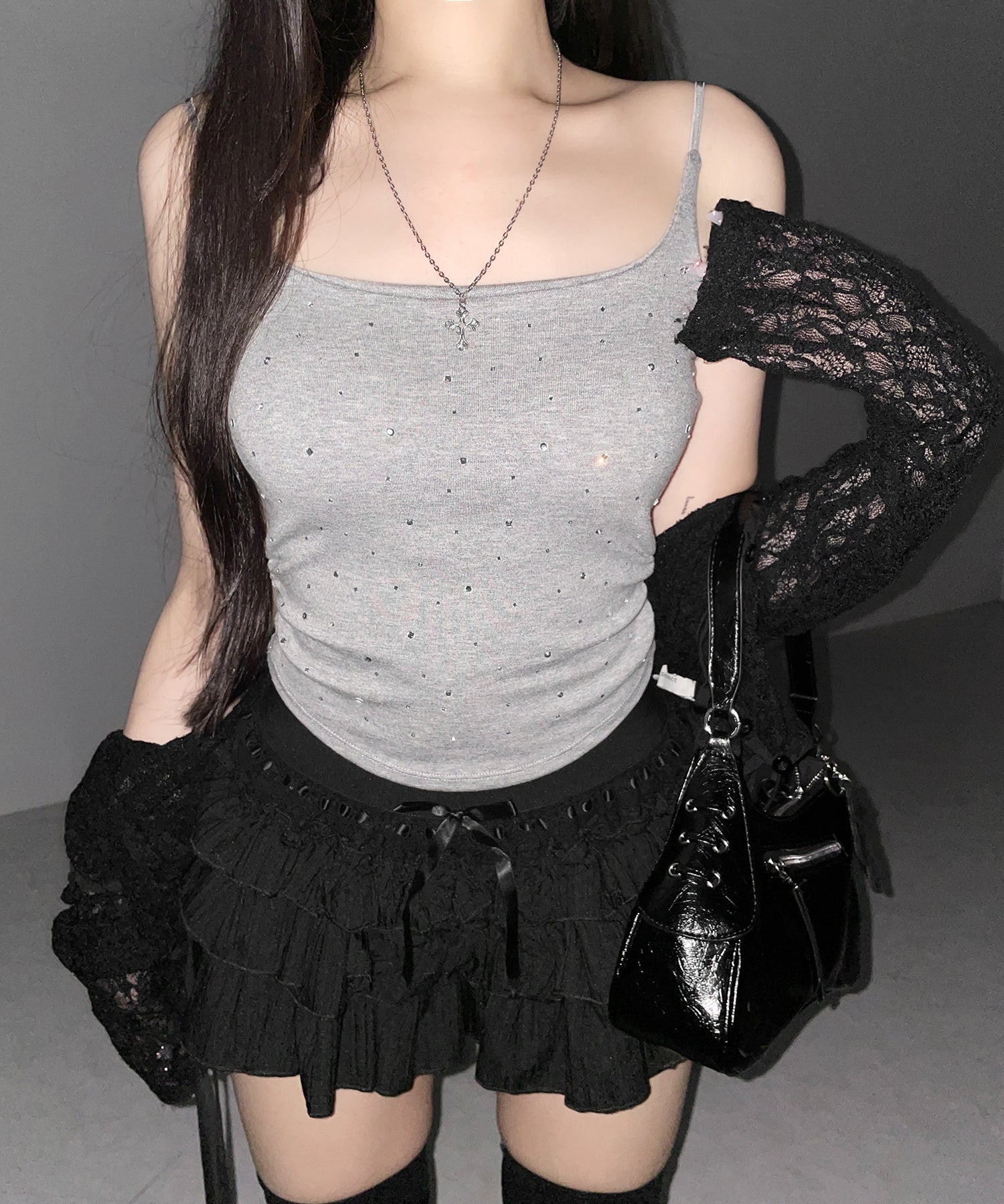 ラインストーンスクエアネックスリムキャミソール ／ Rhinestone square neck slim camisole