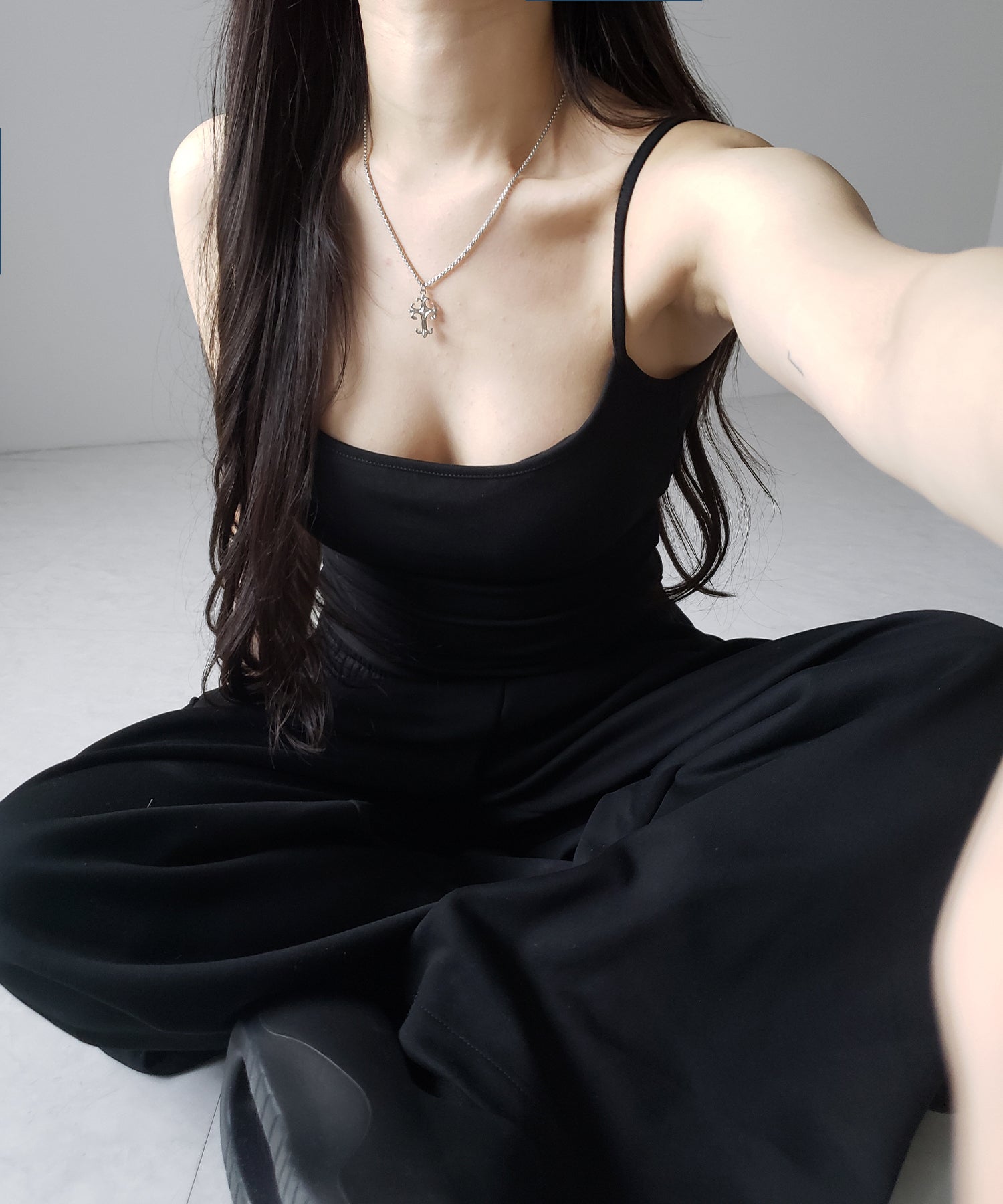 【 カップ付き 】スクエアネックストラップスリムキャミソール ／ square neck strap slim camisole