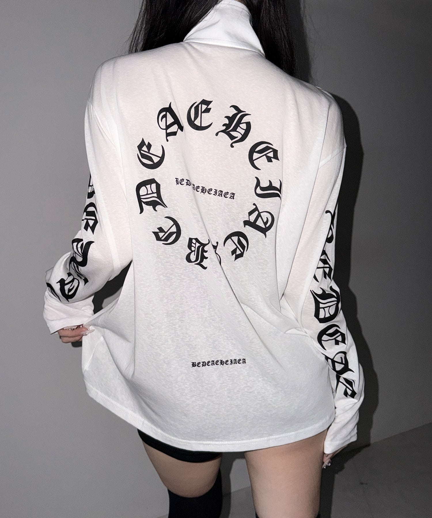 グランジロゴスタンドジップアップオーバーシアートップス ／ grunge logo stand zipup over sheer tops