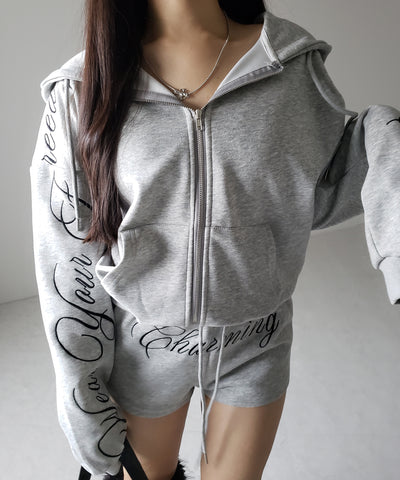 【 セットアップ 】レタリングロゴ刺繍ジップアップパーカー＆ショートパンツ ／ lettering logo embroidery zip-up hoodie ＆ short pants SETUP