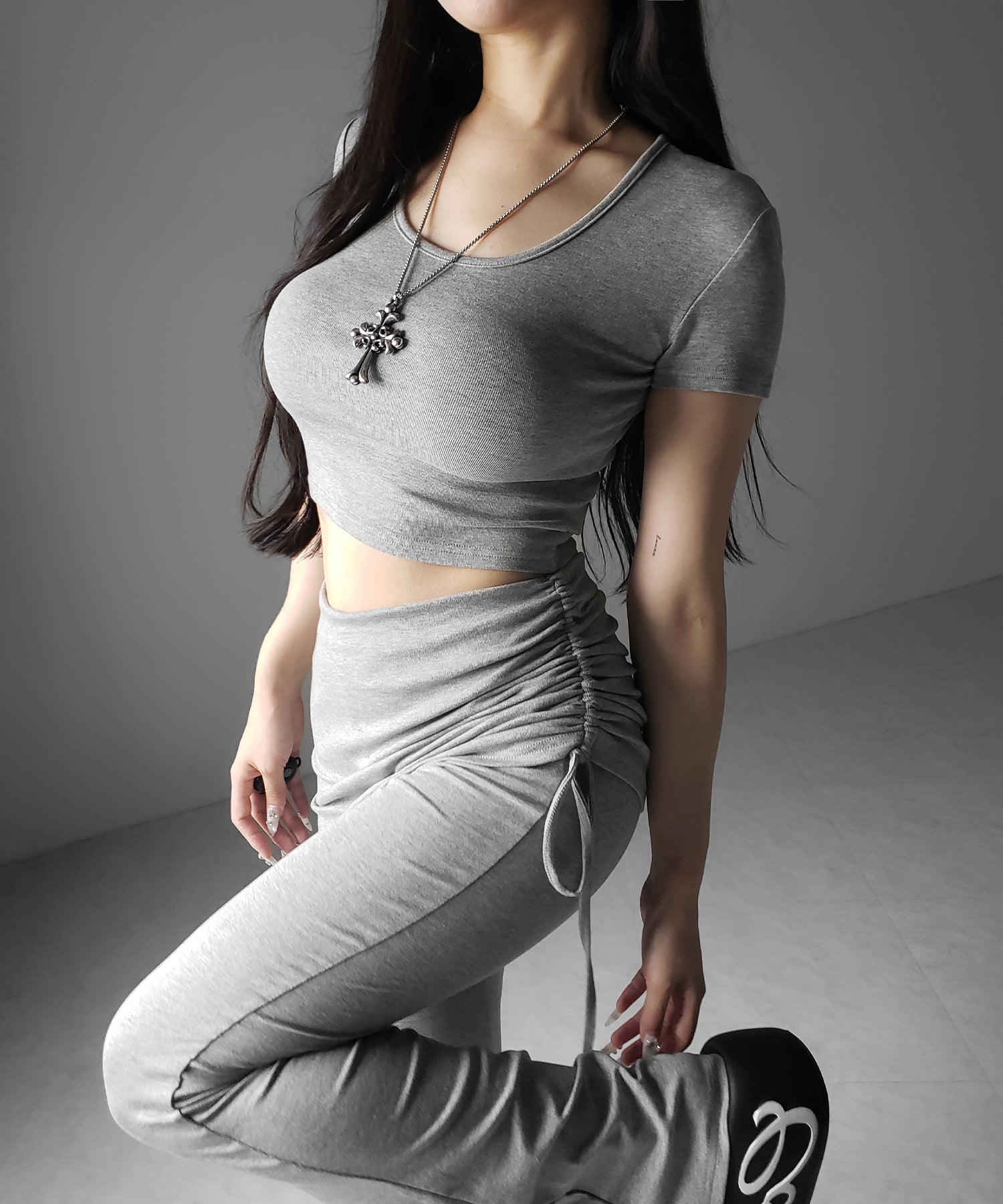 【 ワンホンセットアップ 】スクエアショートＴシャツ＋サイドシャーリングフレアパンツ ＳＥＴ ／ 【 SETUP 】square neck short T-shirts + side shirring flare pants