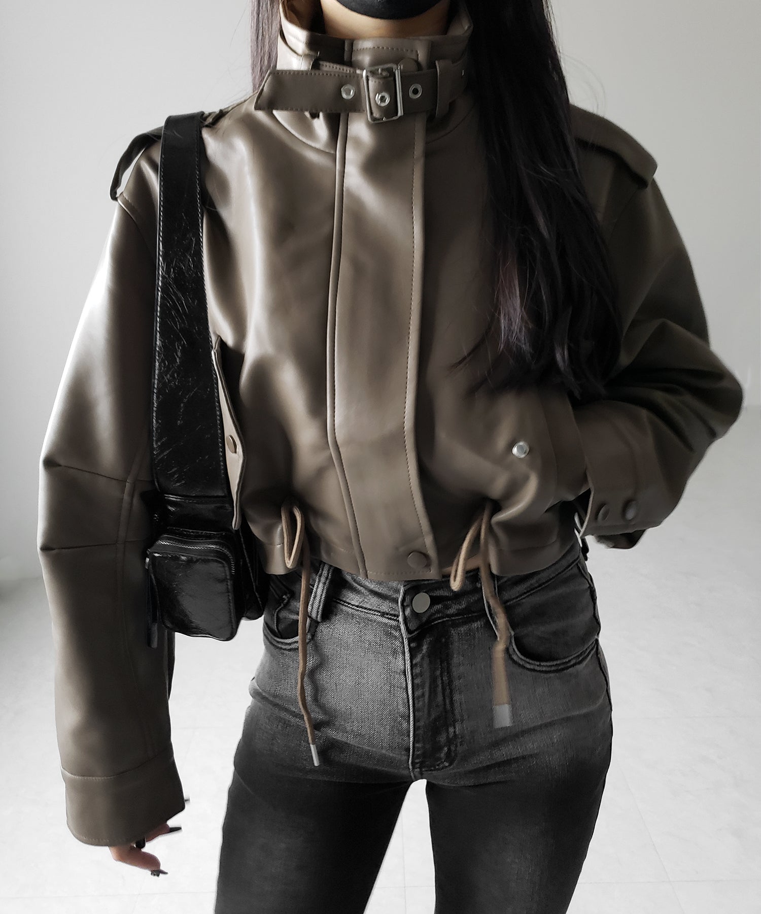 【 ２WAY 】スタンドカラーベルテッドフェイクレザーショートブルゾン ／ stand collar belted fake leather short blouson