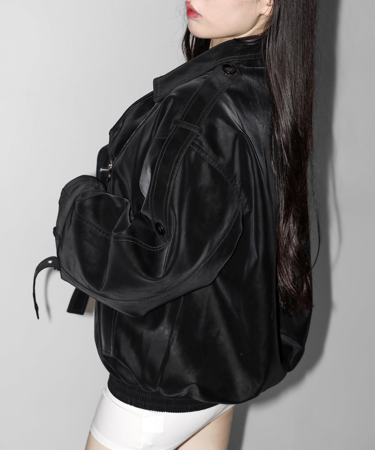 ヴィンテージフェイクレザーベルテッドジップアップオーバーブルゾン ／ Vintage fake leather belted zipup over blouson