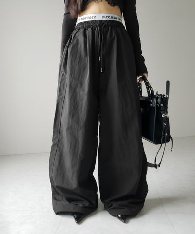 【 ２color ／ 裾絞り可能 】ウエストロゴナイロンライクワッシャーワイドパンツ ／ waist logo nylon-like washer wide pants