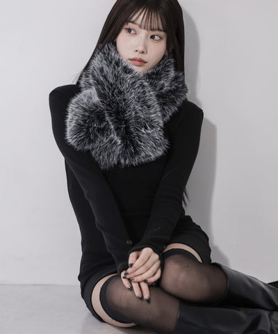 フェイクファーボリュームロングマフラー ／ fake fur volume long muffler