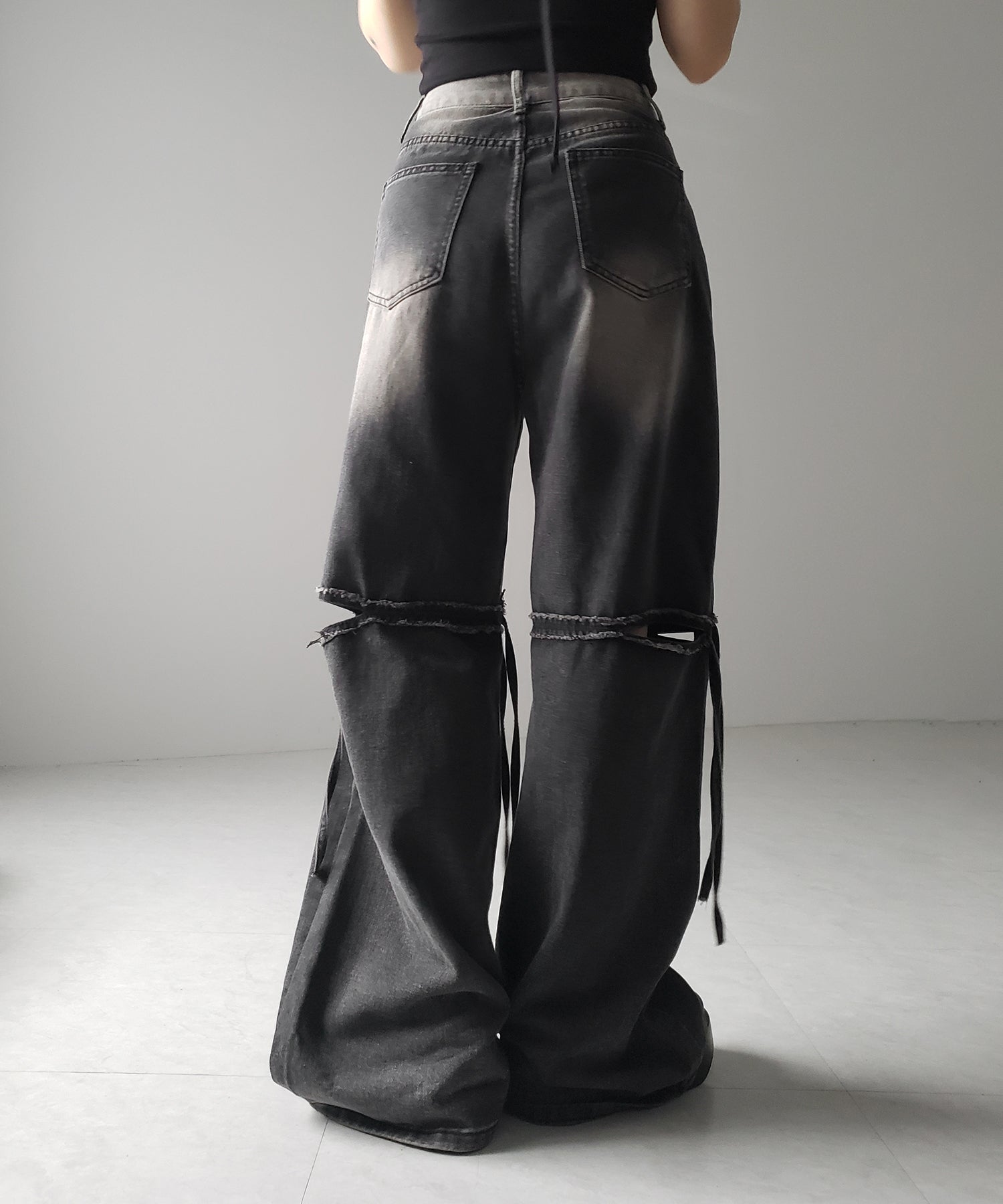 【 ４size ／ ２color 】カットアウトストラップヴィンテージルーズデニム ／ cutout strap vintage loose denim