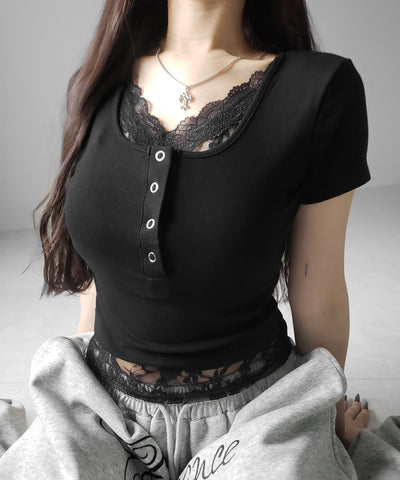 レースレイヤードヘンリーネックスクエア半袖Ｔシャツ ／ lace layered henley neck square short sleeve T-shirt