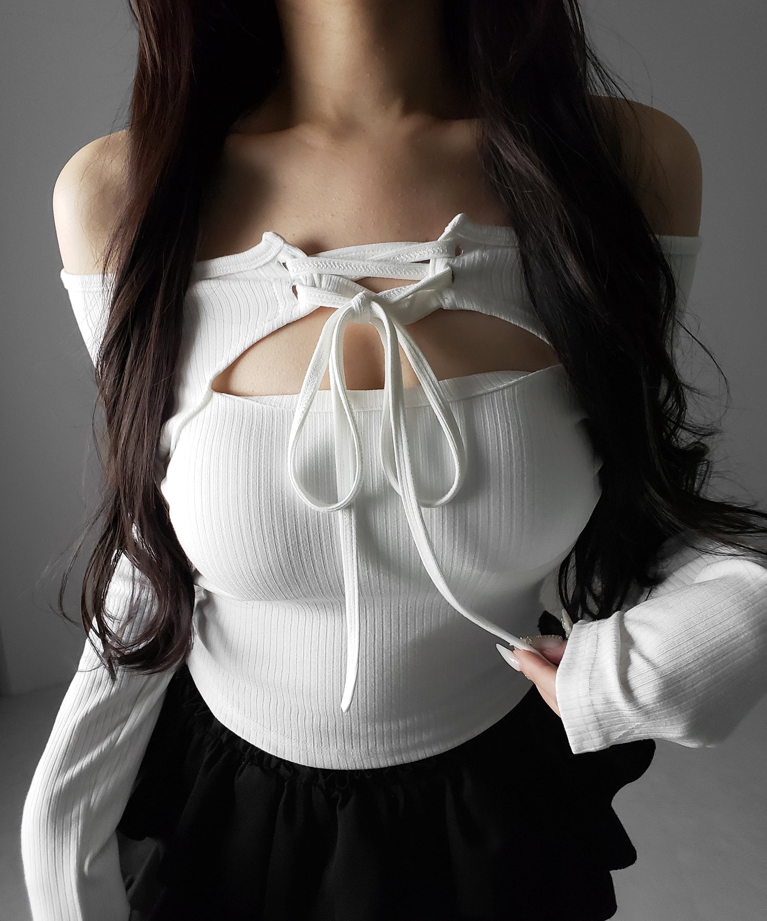 レースアップリボンカットアウトオフショルリブロンT ／ lace up ribbon cutout offshoulder ribbed long T-shirt