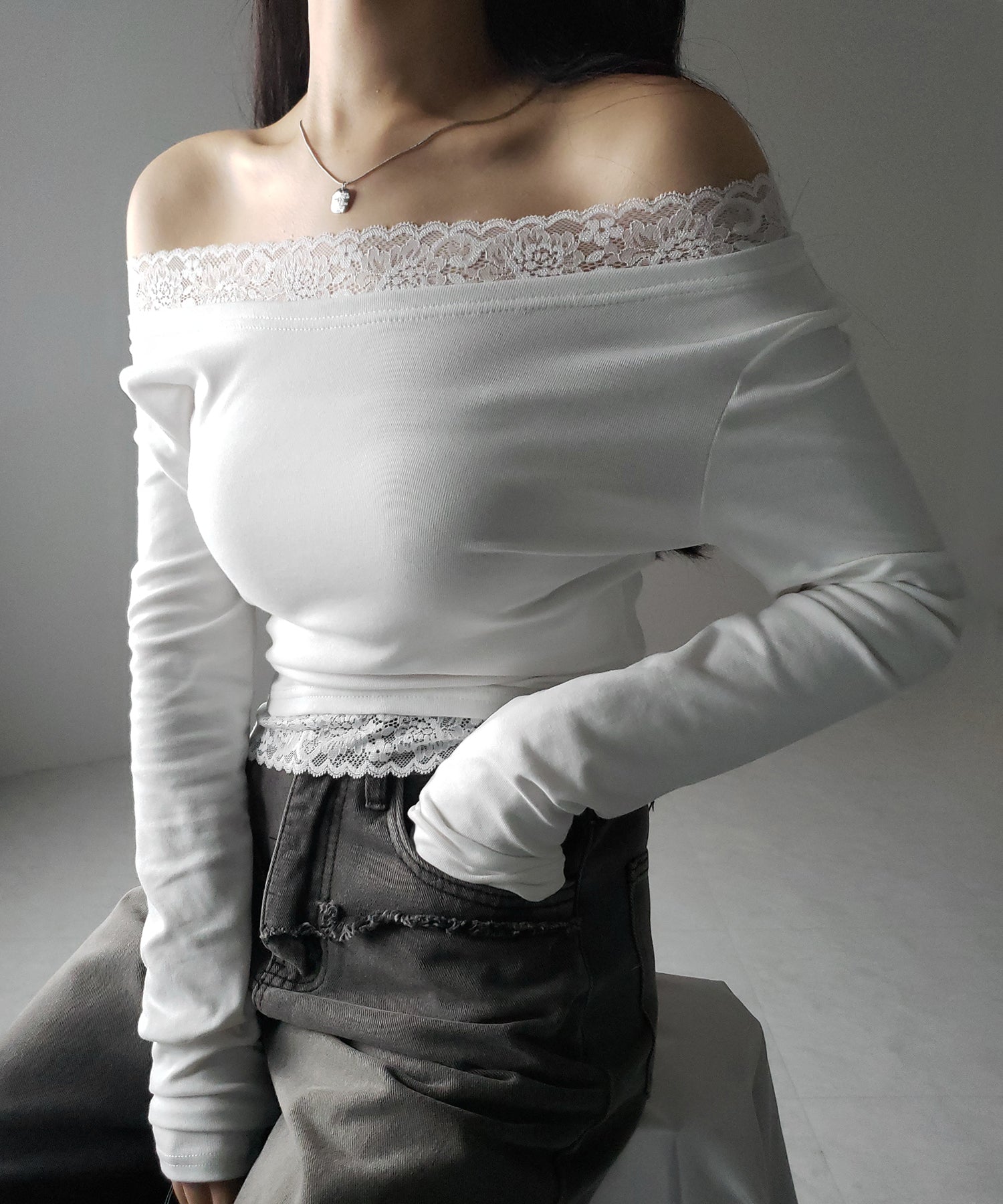2color 】レース切替オフショルダートップス ／ lace off shoulder tops