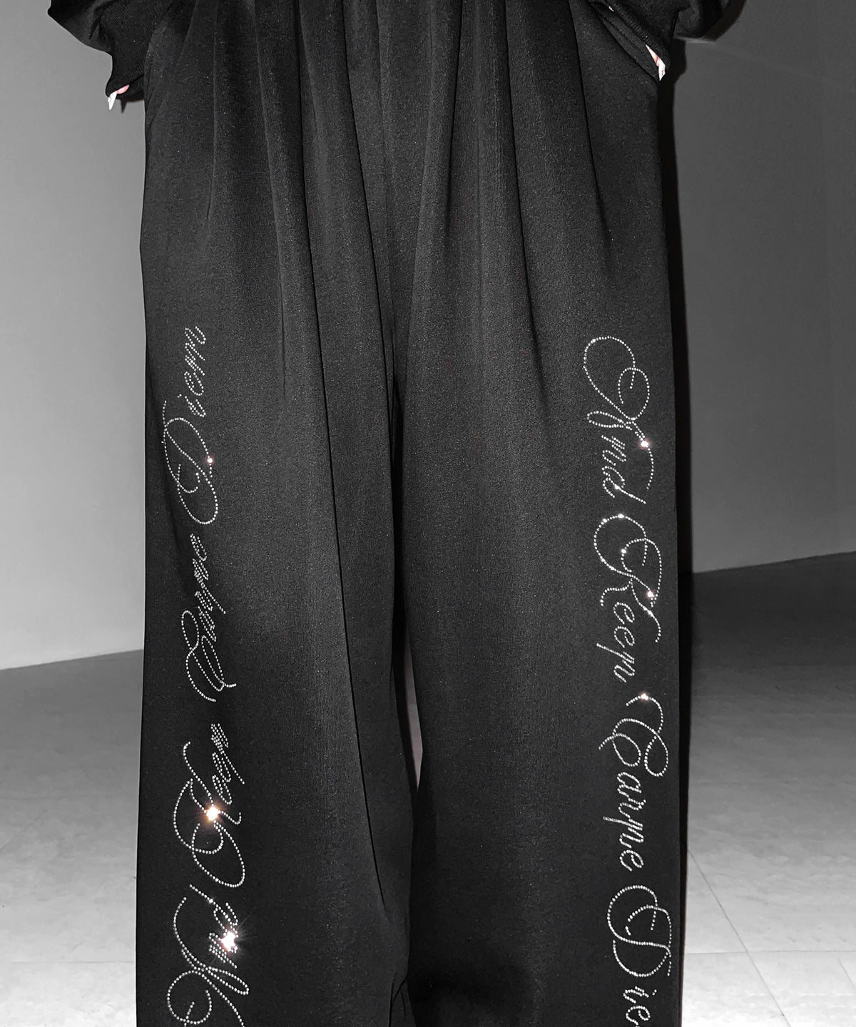 【 セットアップ可能 】ラインストーンロゴワイドスウェットパンツ ／ Rhine stone logo wide sweatpants