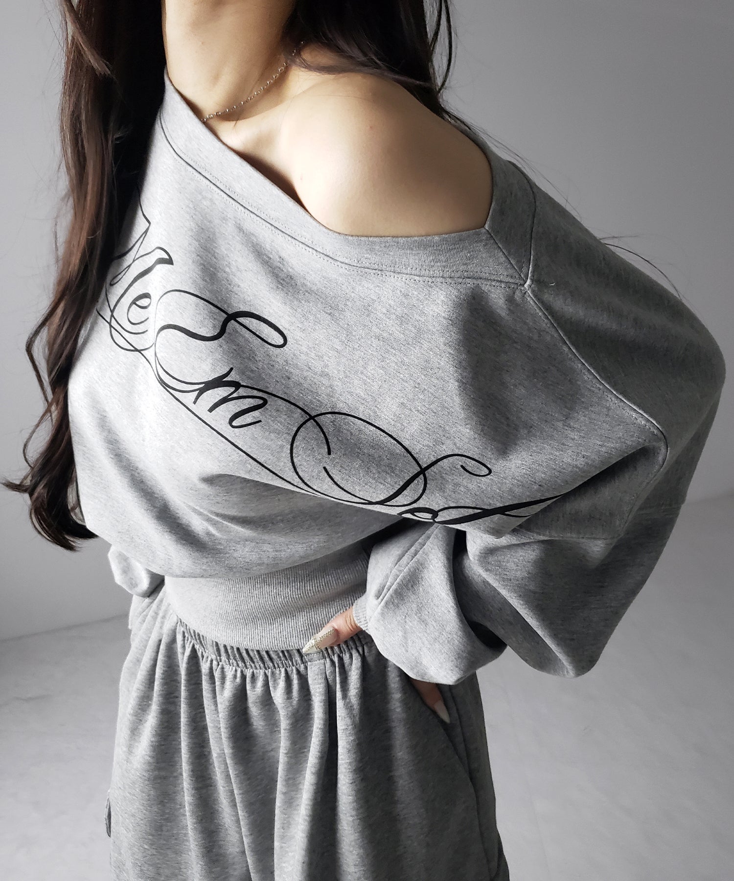 【 裾絞り可能２WAY 】ドローコードタックワイドカーゴスウェットパンツ ／ drawcord tuck wide cargo sweatpants