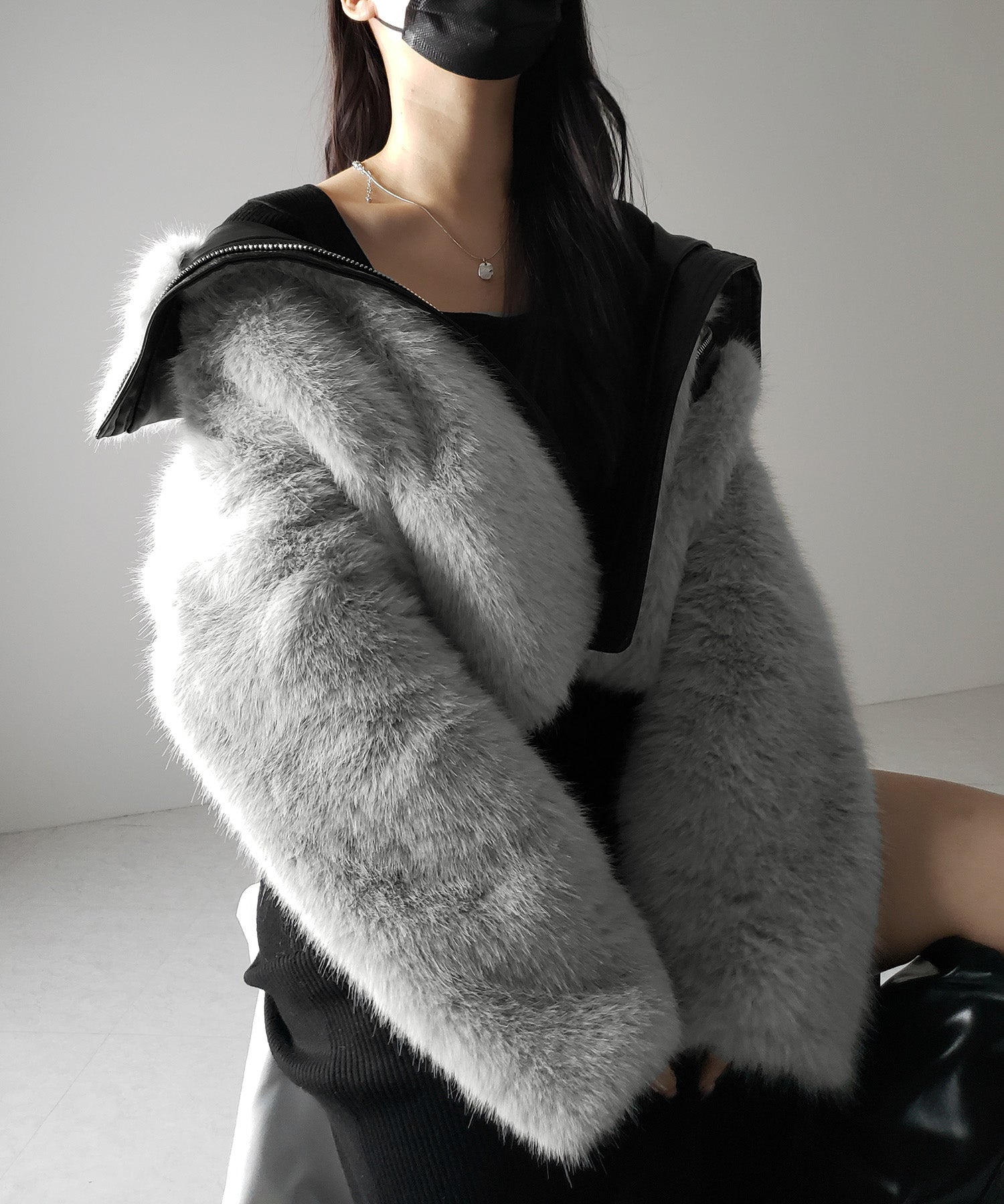 【 ２WAY 】ジップアップレザードッキングフェイクファーコート ／ zip up leather docking fake fur coat