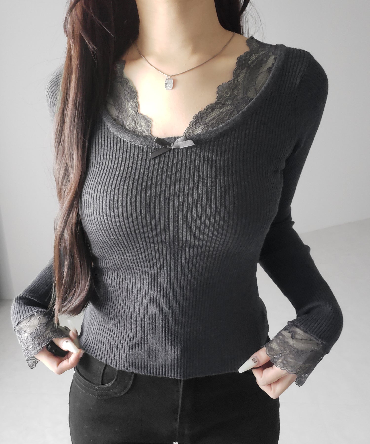 フロントリボンレース切替リブニットトップス ／ front ribbon lace switching ribbed knit tops