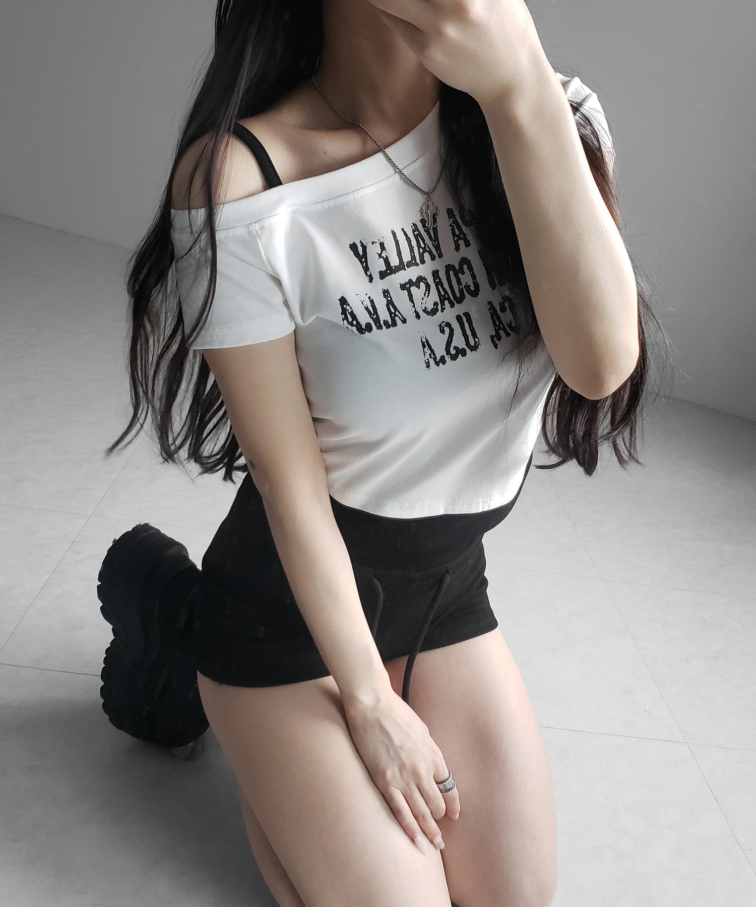 ヴィンテージロゴワンショルレイヤードＴシャツ ／ vintage logo one-shoulder layered T-shirt