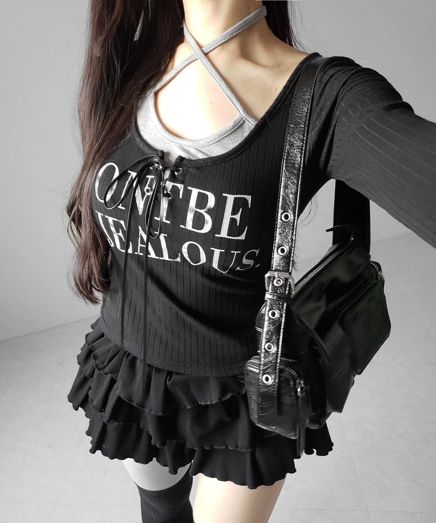 【 クロスネックにできる２WAY 】レースアップフェイクレイヤードロゴカットソートップス ／ laceup fake layered logo cutsew tops
