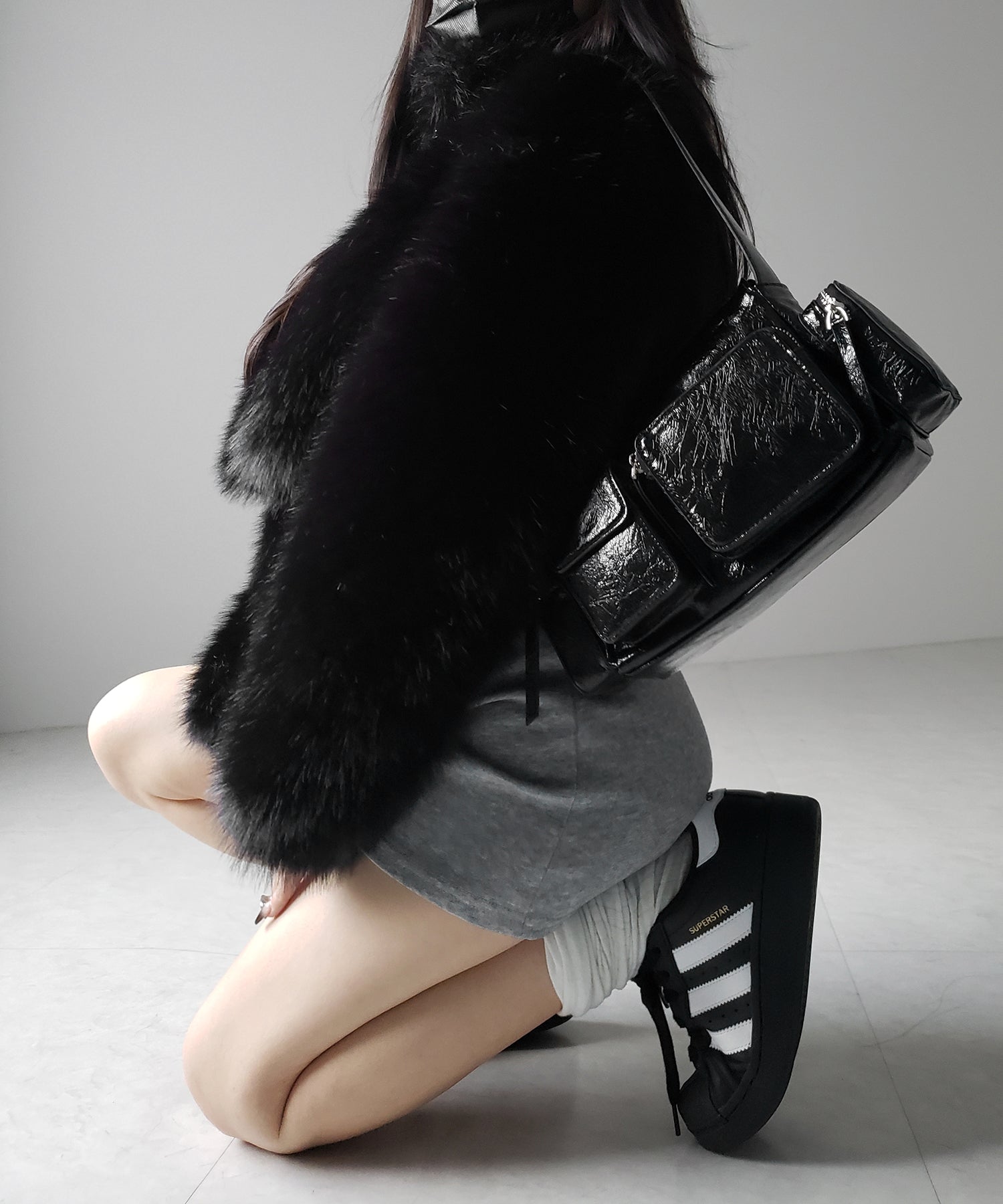 ジップアップスタンドカラーショートフェイクファーコート ／ zip up stand-collar short fake fur coat