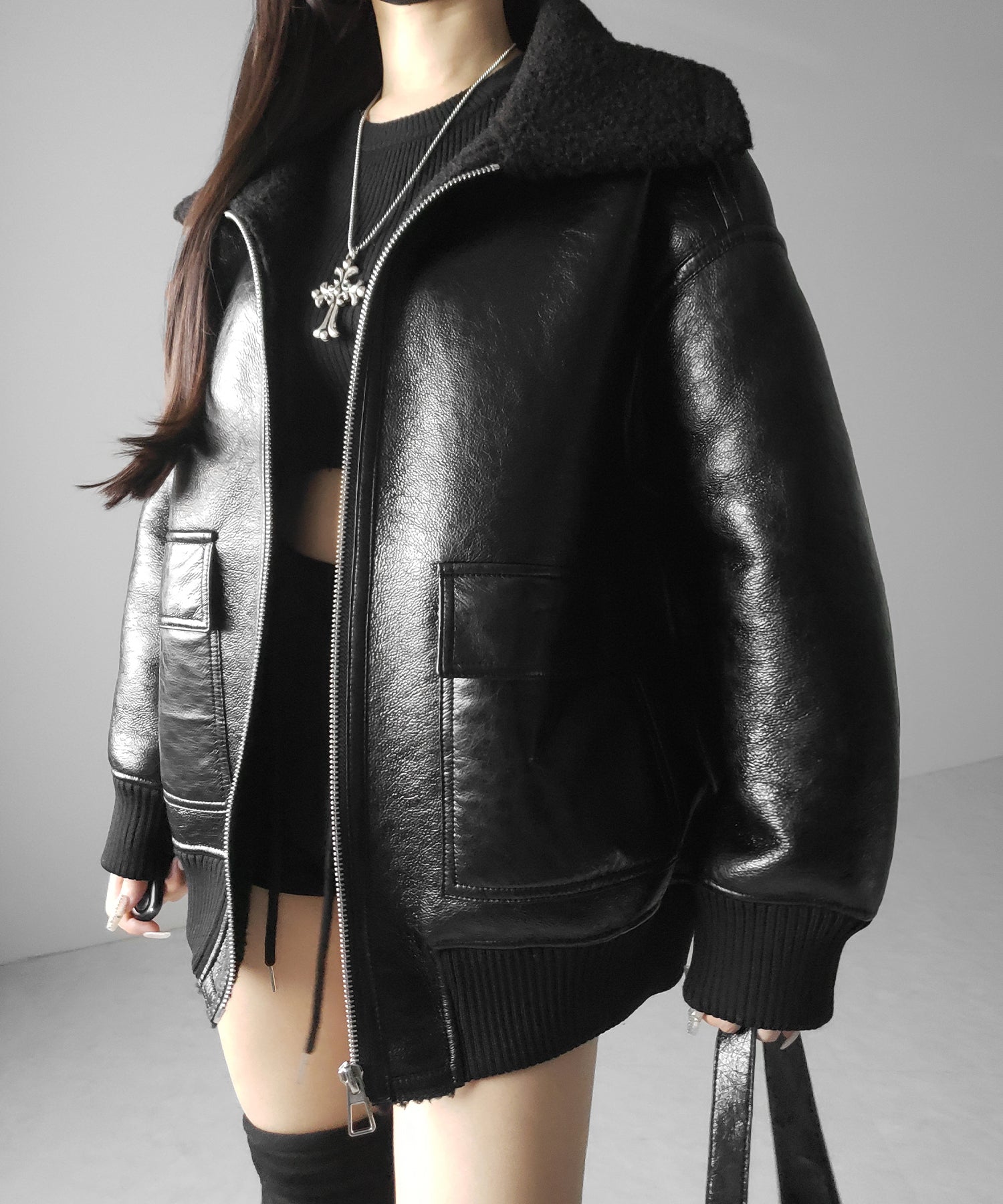 アウトポケットヴィンテージレザーボアムートンオーバージャケット ／ outpocket vintage fake leather boa mouton over jacket