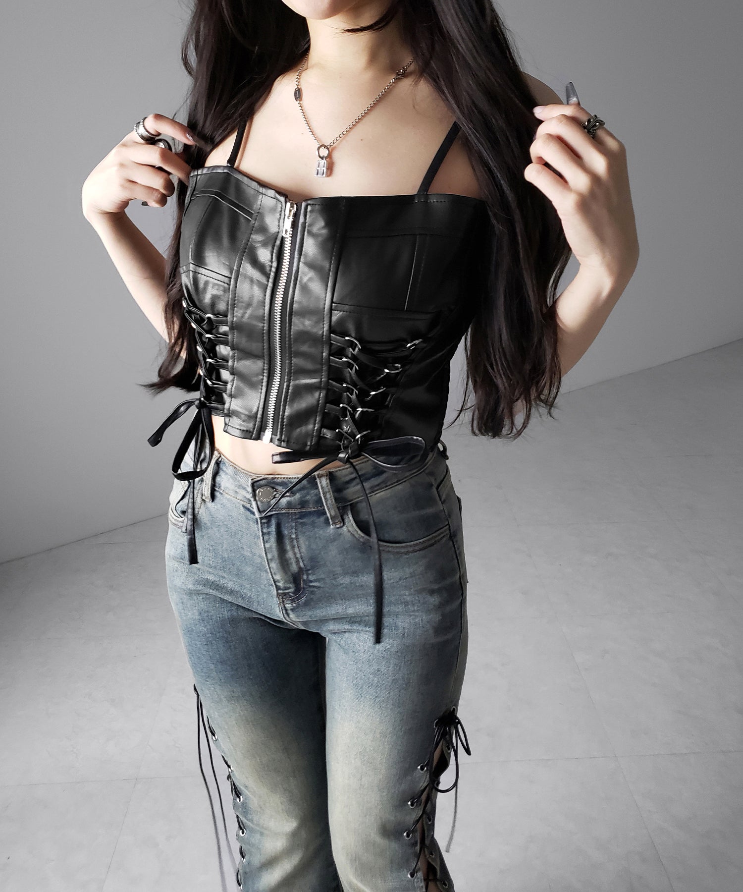 ダブルリボンレースアップフェイクレザーショートビスチェ ／ double ribbon laceup fake leather short bustier