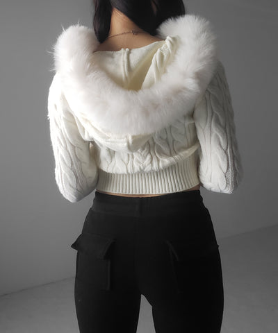 ファーフーディダブルジップショートニットパーカー ／ Fur hooded double zip short knit hoodie