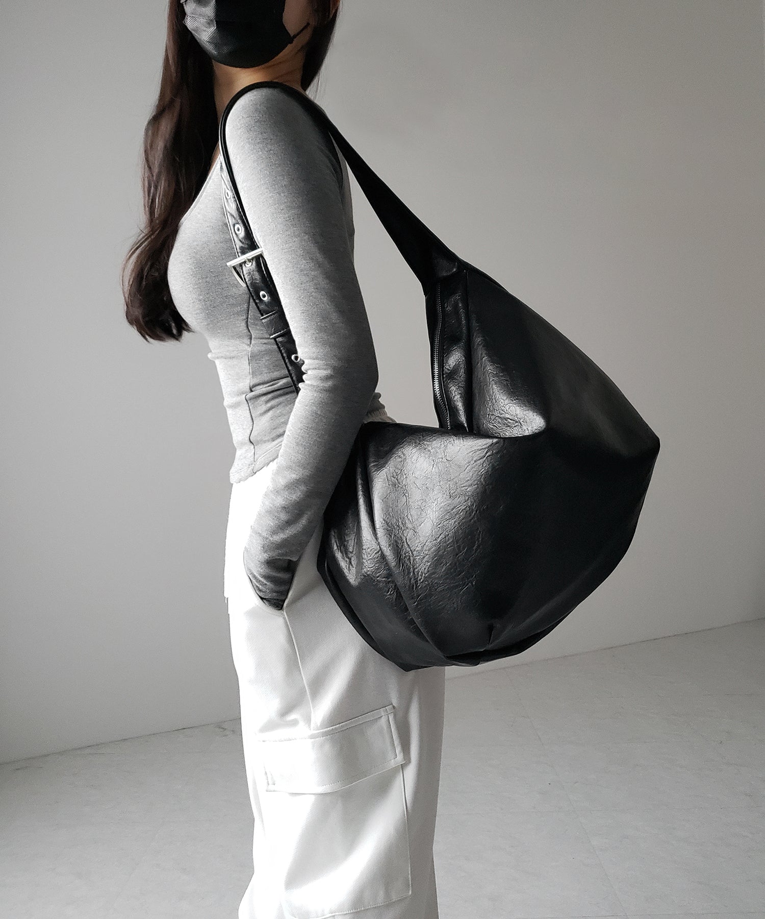 【 ２WAY ／ A4収納可 】ハトメデザインベルテッドワンハンドルショルダーバッグ ／ Eyelet design belted onehandle shoulder bag