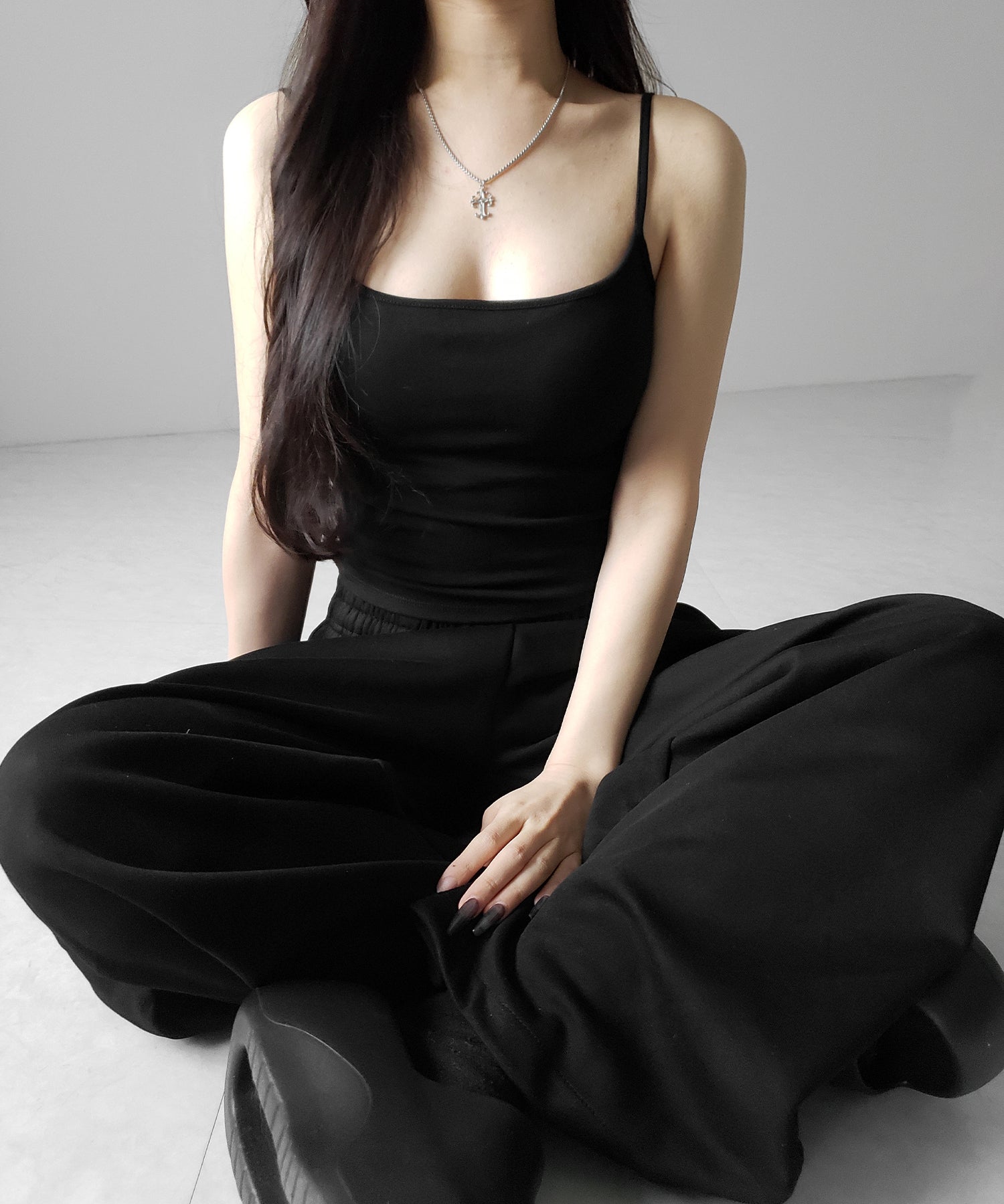 【 カップ付き 】スクエアネックストラップスリムキャミソール ／ square neck strap slim camisole