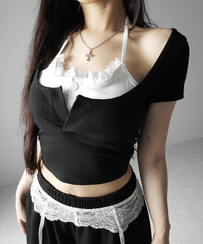 レースレイヤードドッキングスクエアネックＴシャツ ／ Lace layered docking square neck T-shirt