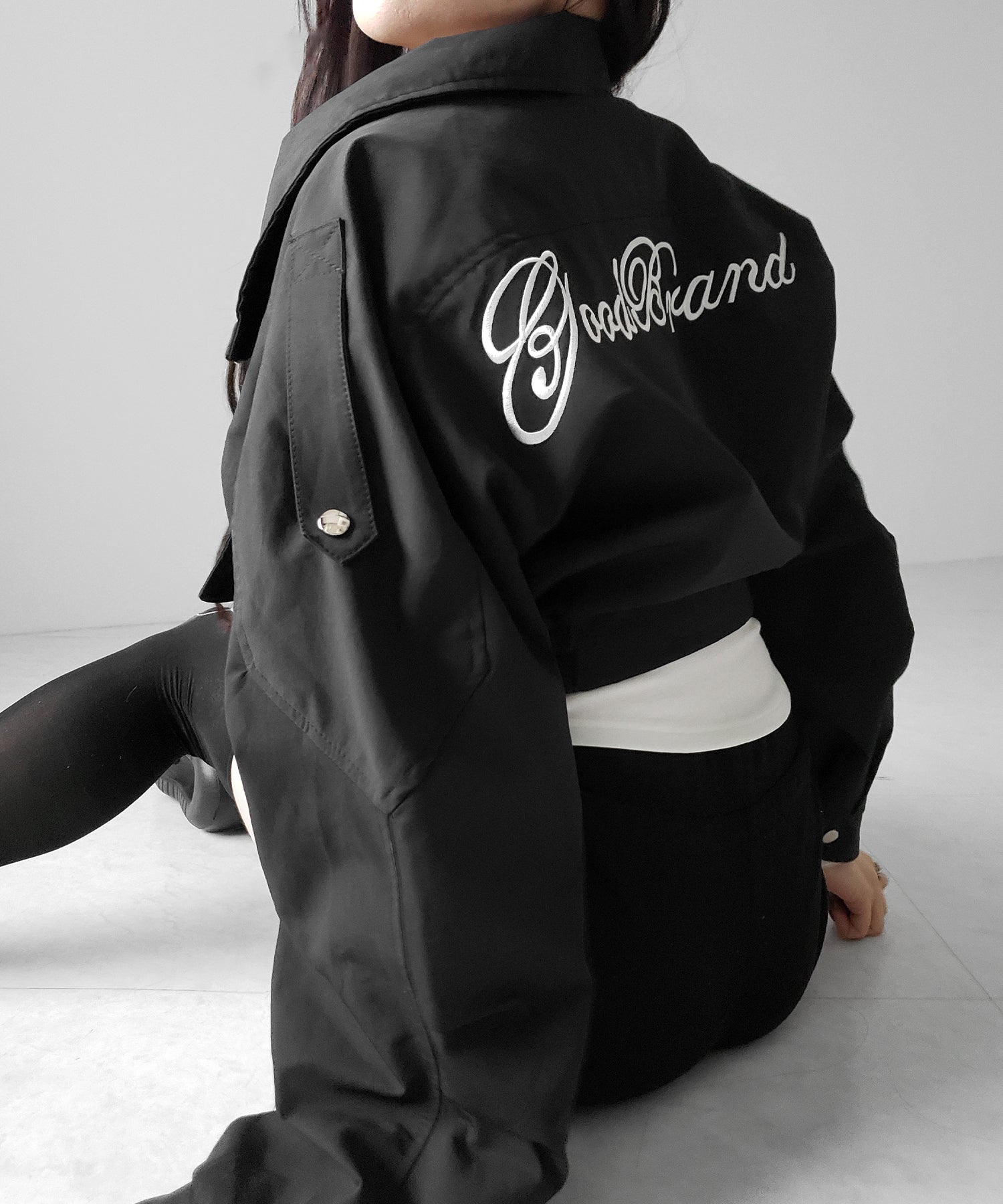レタリングバックロゴスタンドカラーショートブルゾン ／ lettering back logo stand collar short blouson