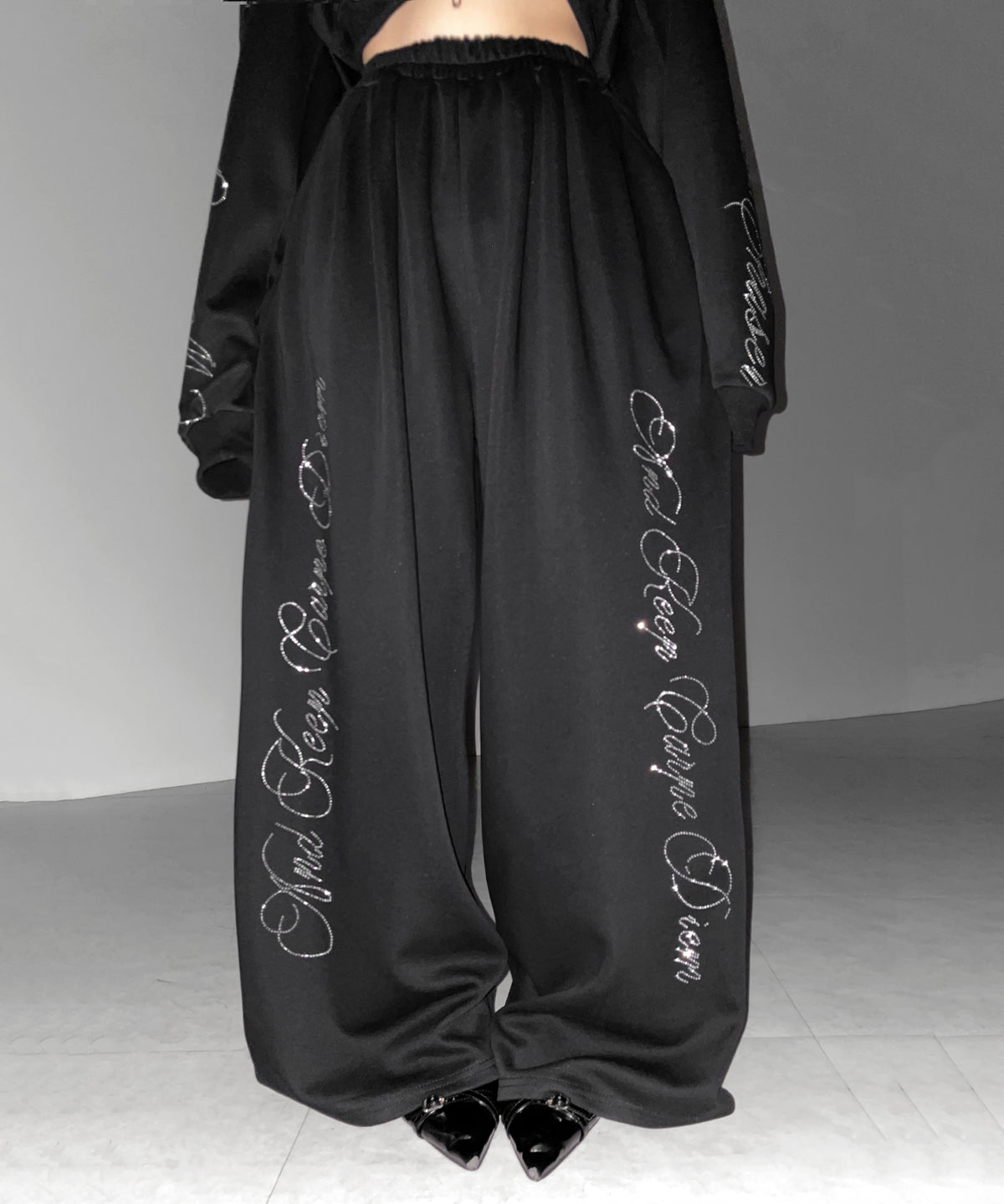 【 セットアップ可能 】ラインストーンロゴワイドスウェットパンツ ／ Rhine stone logo wide sweatpants