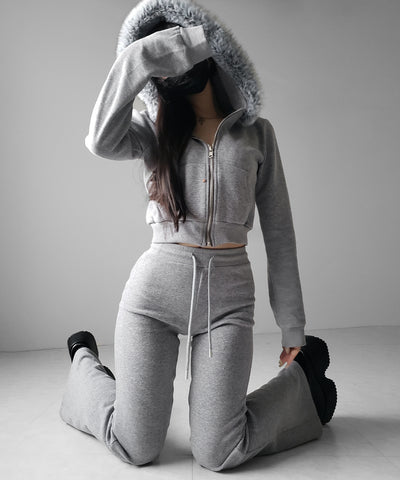 【 セットアップ 】ファーフードショートパーカー＆スウェットフレアパンツ ／ Fur short hoodie ＆ sweat flare pants SETUP