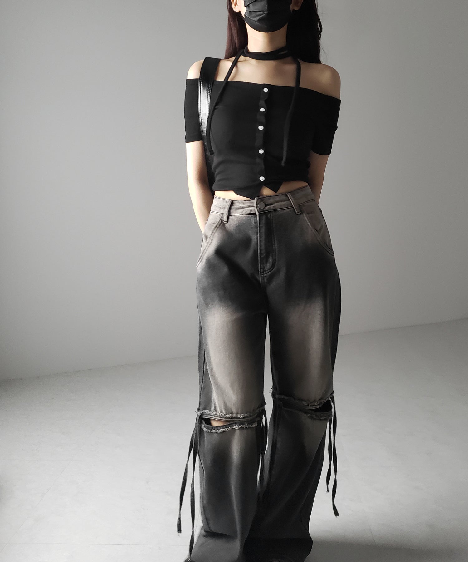 【 ４size ／ ２color 】カットアウトストラップヴィンテージルーズデニム ／ cutout strap vintage loose denim