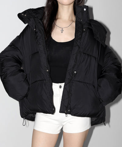 スタンドネックボリュームフーディ中綿パフジャケット ／ Stand-neck volume hooded fake down puff jacket