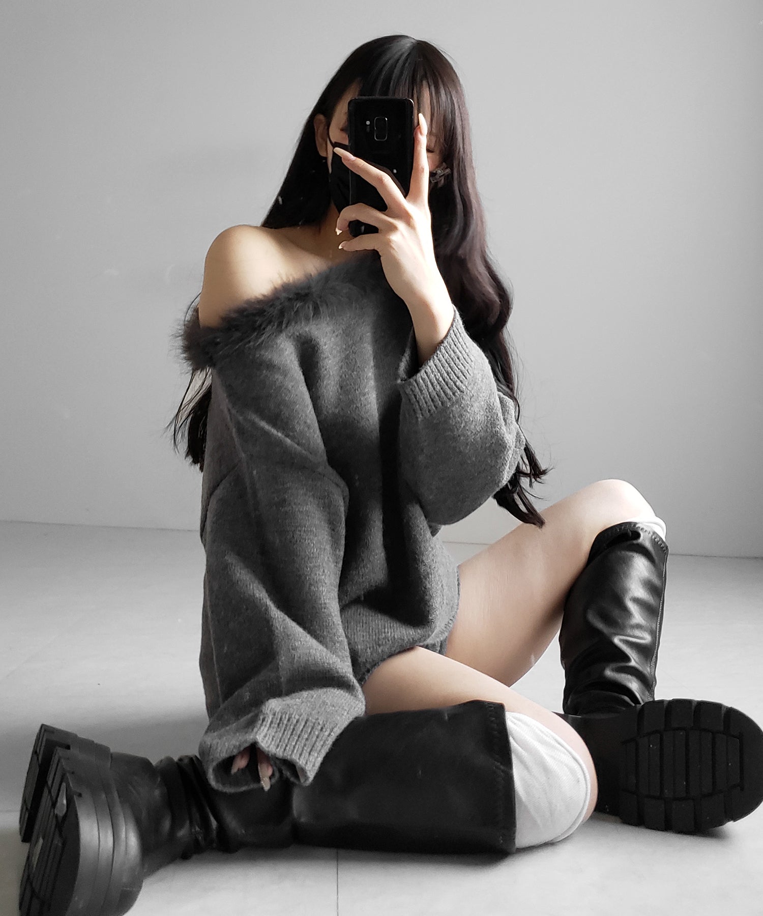 【 ニットセットアップ 】フェイクファーワンショルオーバーニット ＋ ニットショートパンツ SET ／ fake fur one-shoulder over knit + knit short pants SET