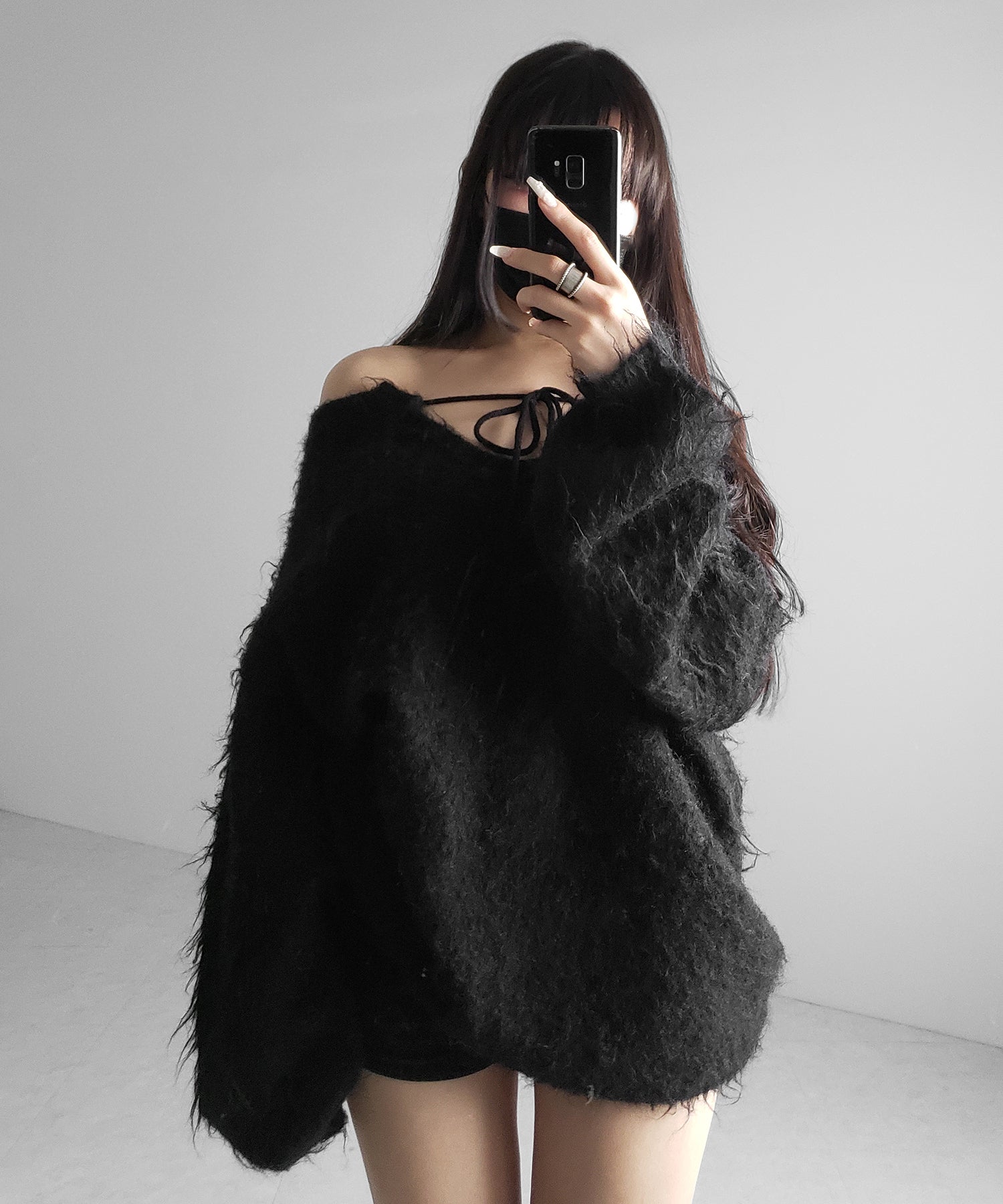 ストラップリボンオフショルオーバーシャギーニット ／ strap ribbon off shoulder over shaggy knit