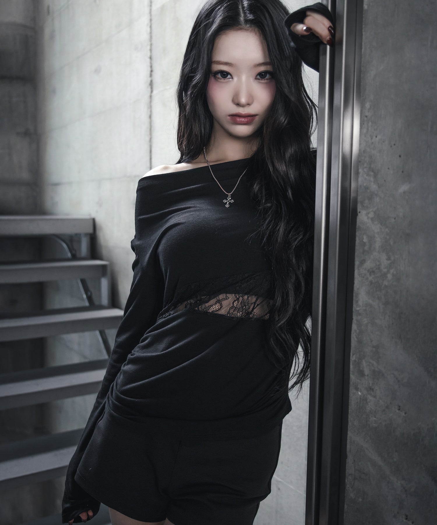【 ２color 】ウエストレースカットアウトオフショルトップス ／ waist lace cutout offshoulder tops