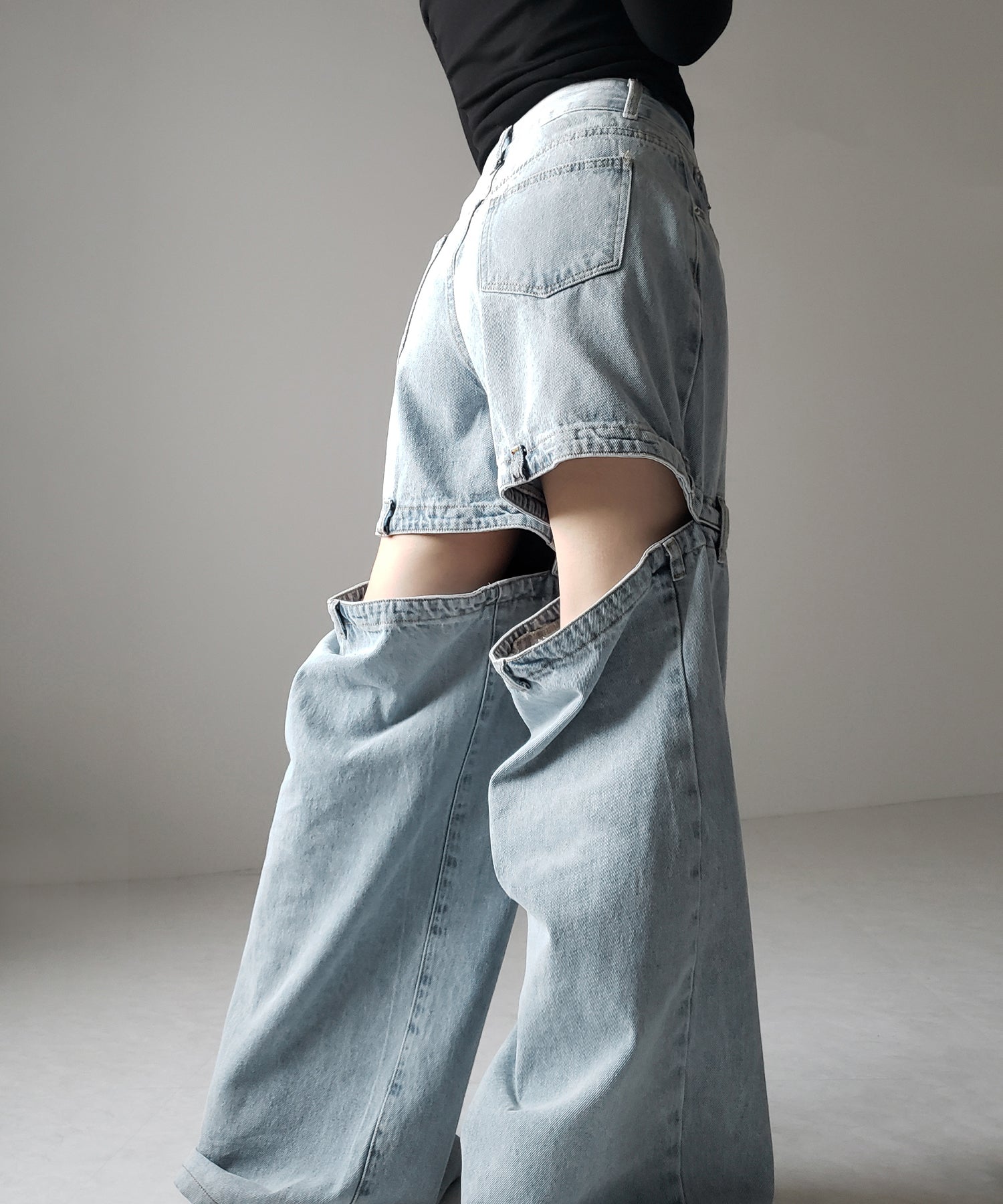 【 選べる３サイズ 】バックオープンカットアウトウォッシュワイドデニム ／ Back open cutout washed wide denim