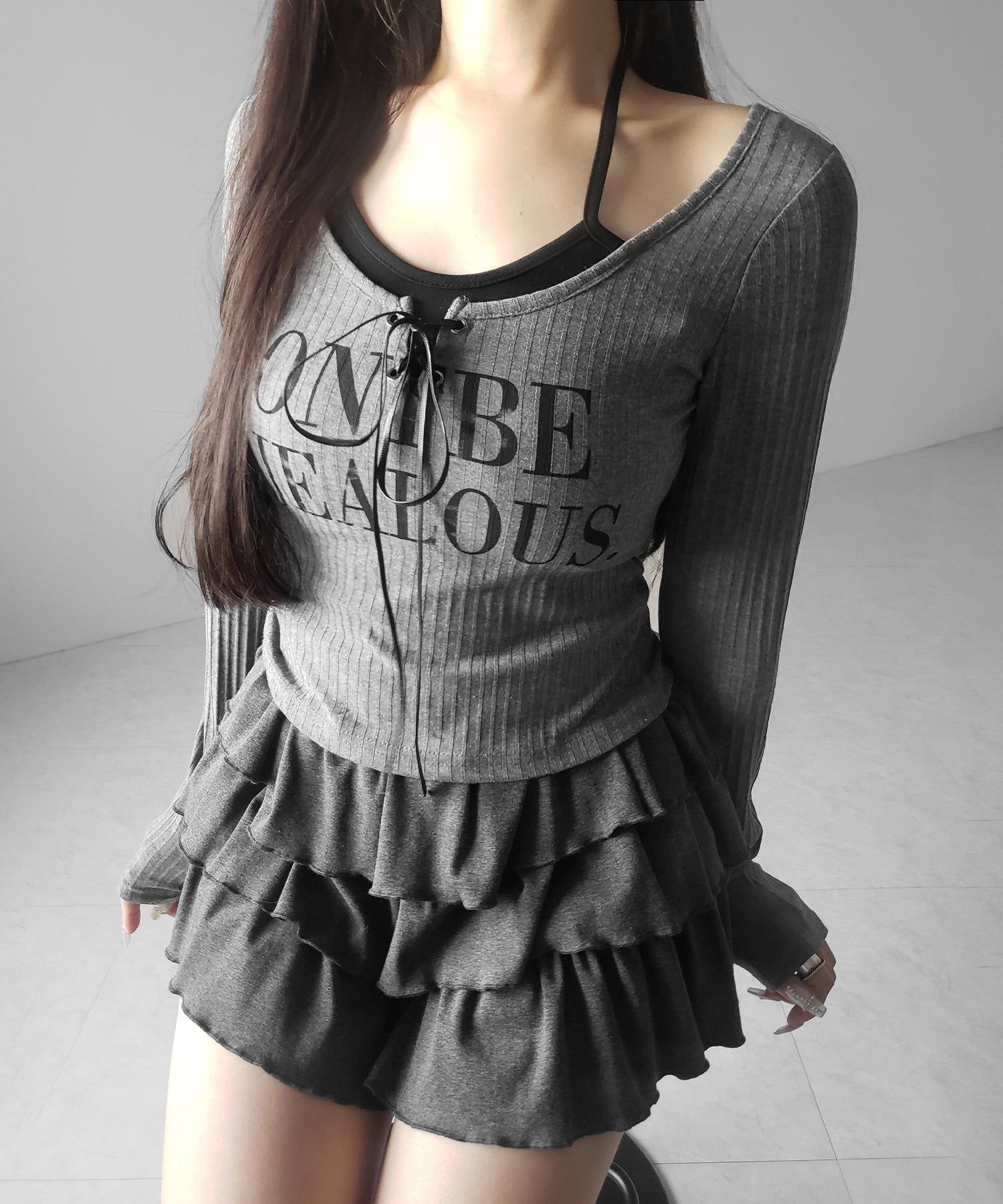 【 クロスネックにできる２WAY 】レースアップフェイクレイヤードロゴカットソートップス ／ laceup fake layered logo cutsew tops