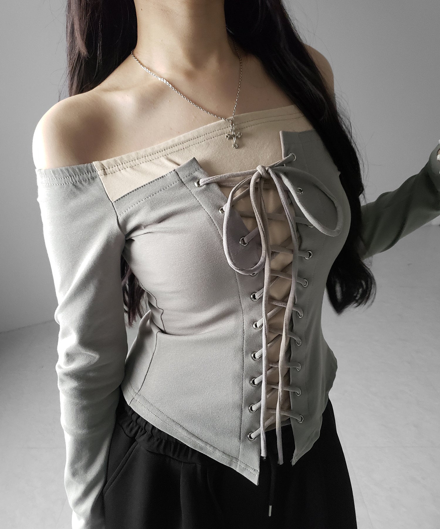 レースアップコルセットリボンオフショルトップス ／ laceup corset ribbon off shoulder tops