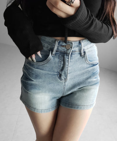 ハイウエストタイトデニムショートパンツ ／ high waist tight short pants
