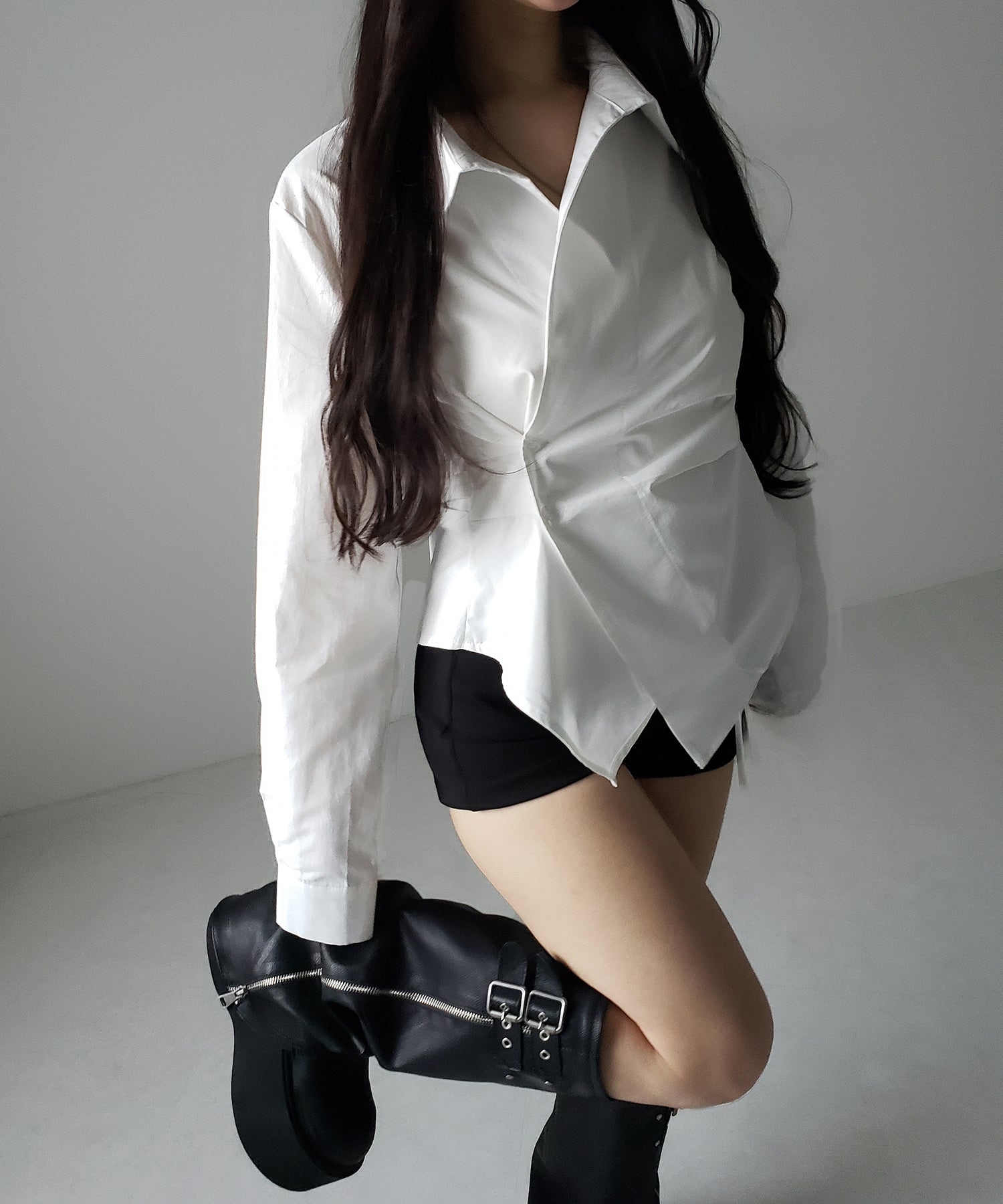 タックレイヤードアシンメトリーミディシャツ ／ tuck layered asymmetry midi shirts