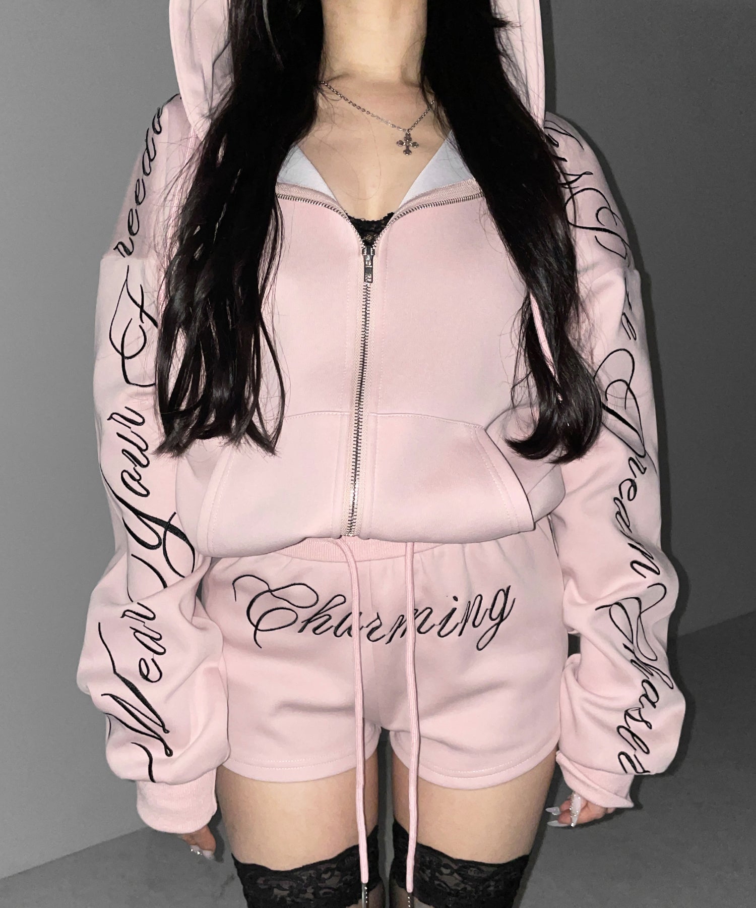 【 セットアップ 】レタリングロゴ刺繍ジップアップパーカー＆ショートパンツ ／ lettering logo embroidery zip-up hoodie ＆ short pants SETUP