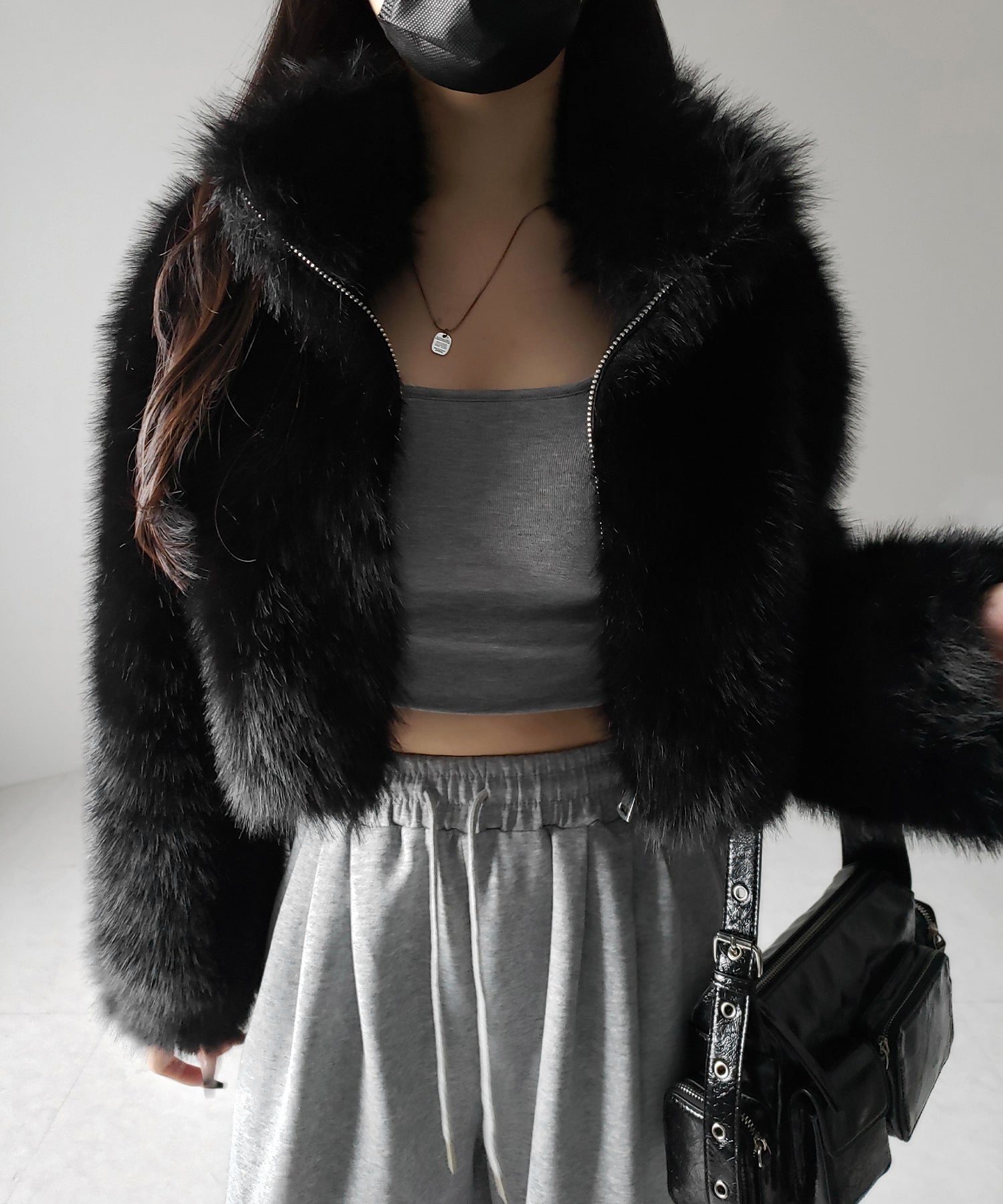 ジップアップスタンドカラーショートフェイクファーコート ／ zip up stand-collar short fake fur coat