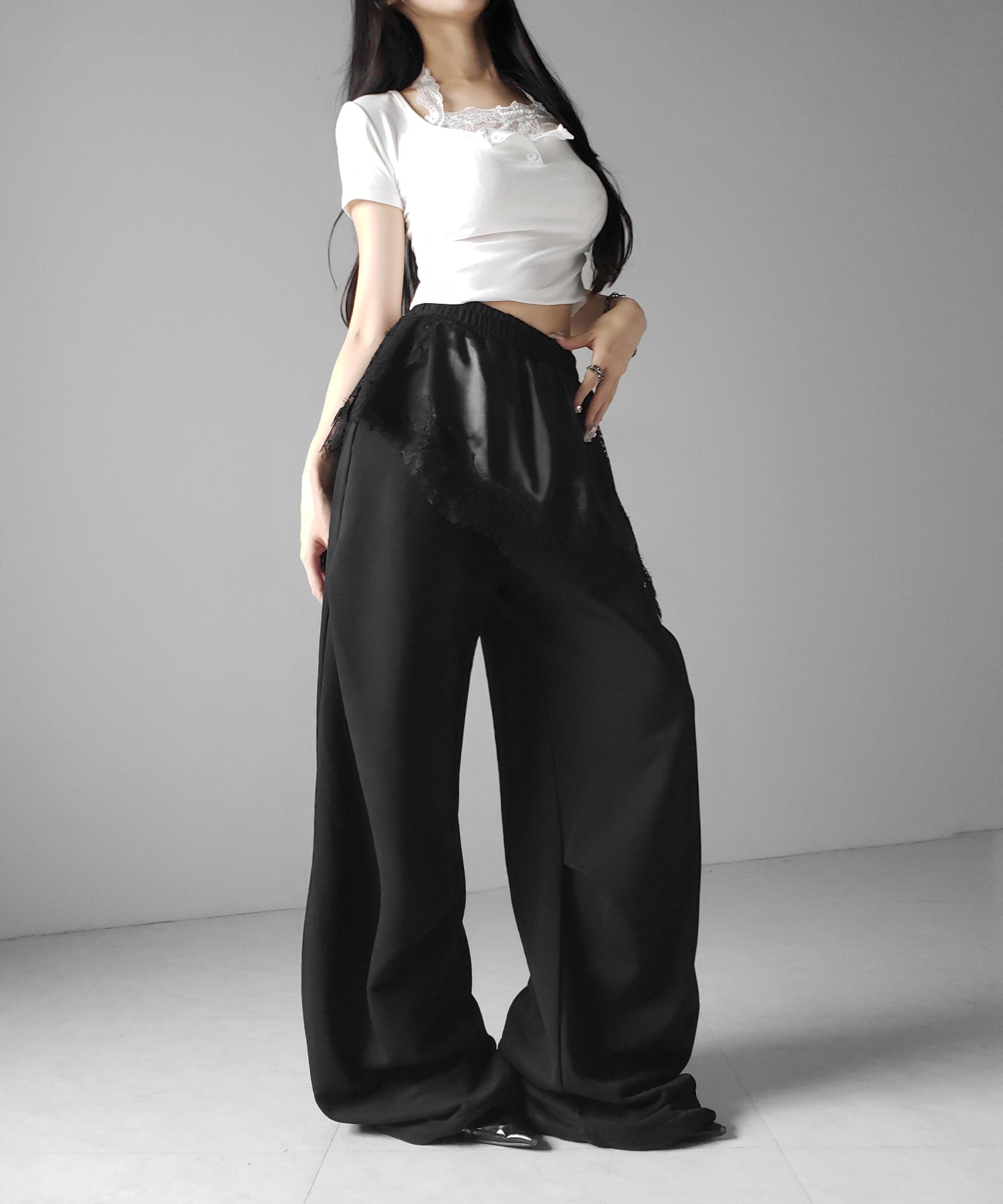 レースドッキングレイヤードスウェットワイドパンツ ／ lace docking layered sweat wide pants