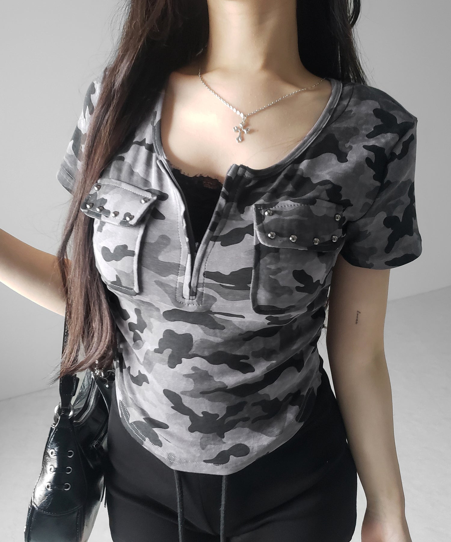 ヴィンテージカモフラアウトポケットジップ半袖Tシャツ ／ vintage camouflage out pocket zip short sleeve T-shirt