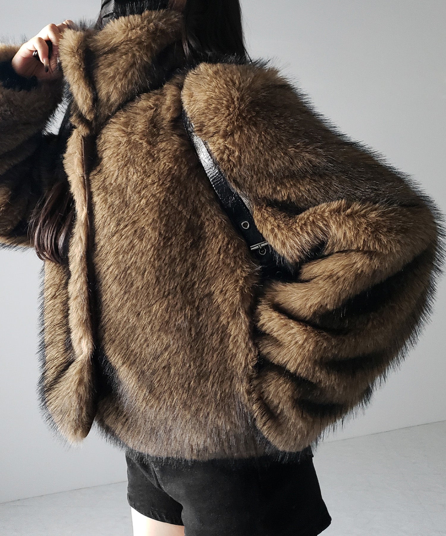 スタンドカラーミックスファーショートコート ／ stand-collar mix fur short coat