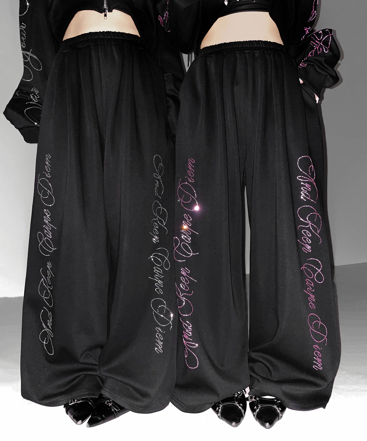 【 セットアップ可能 】ラインストーンロゴワイドスウェットパンツ ／ Rhine stone logo wide sweatpants