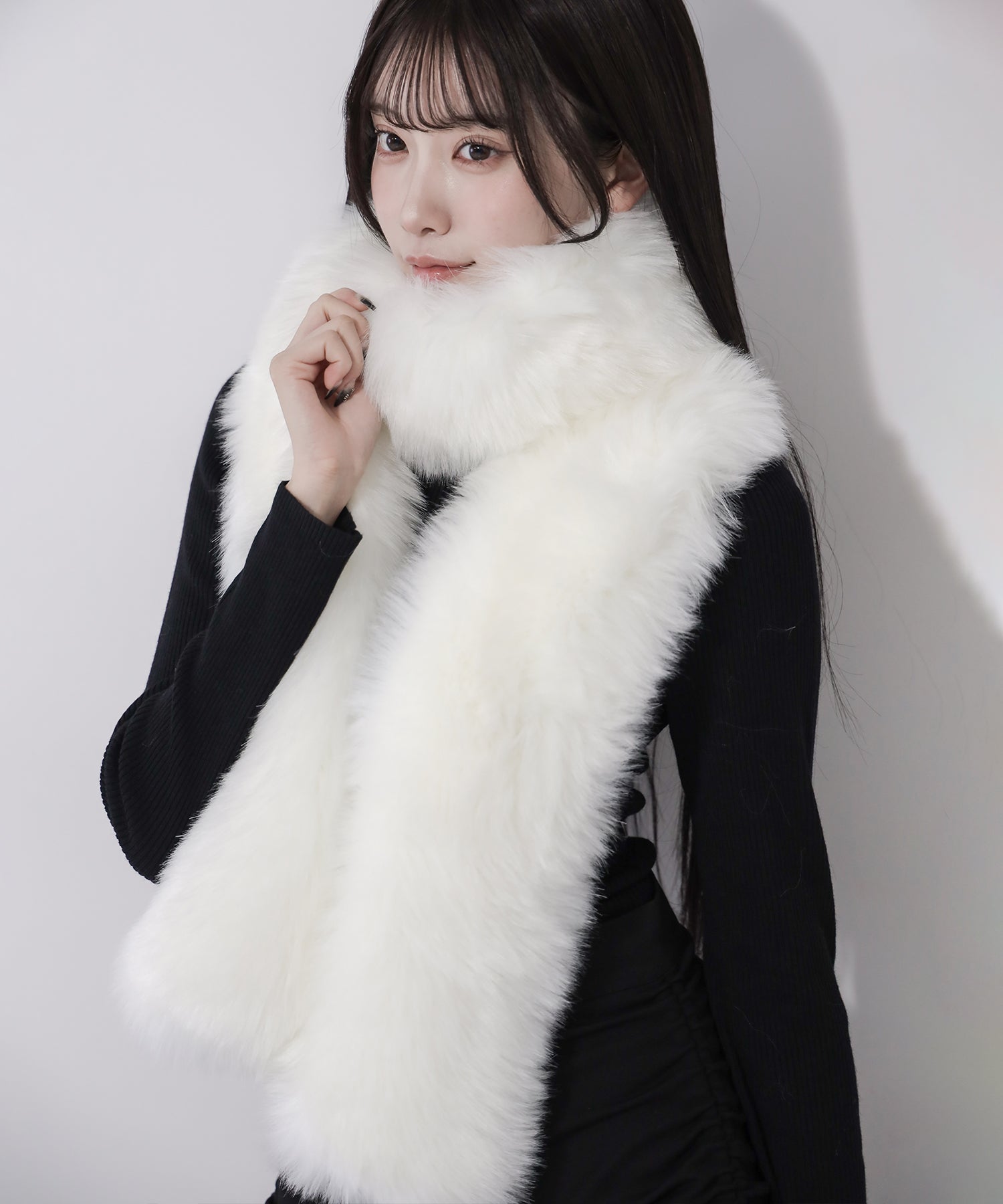 フェイクファーボリュームロングマフラー ／ fake fur volume long muffler
