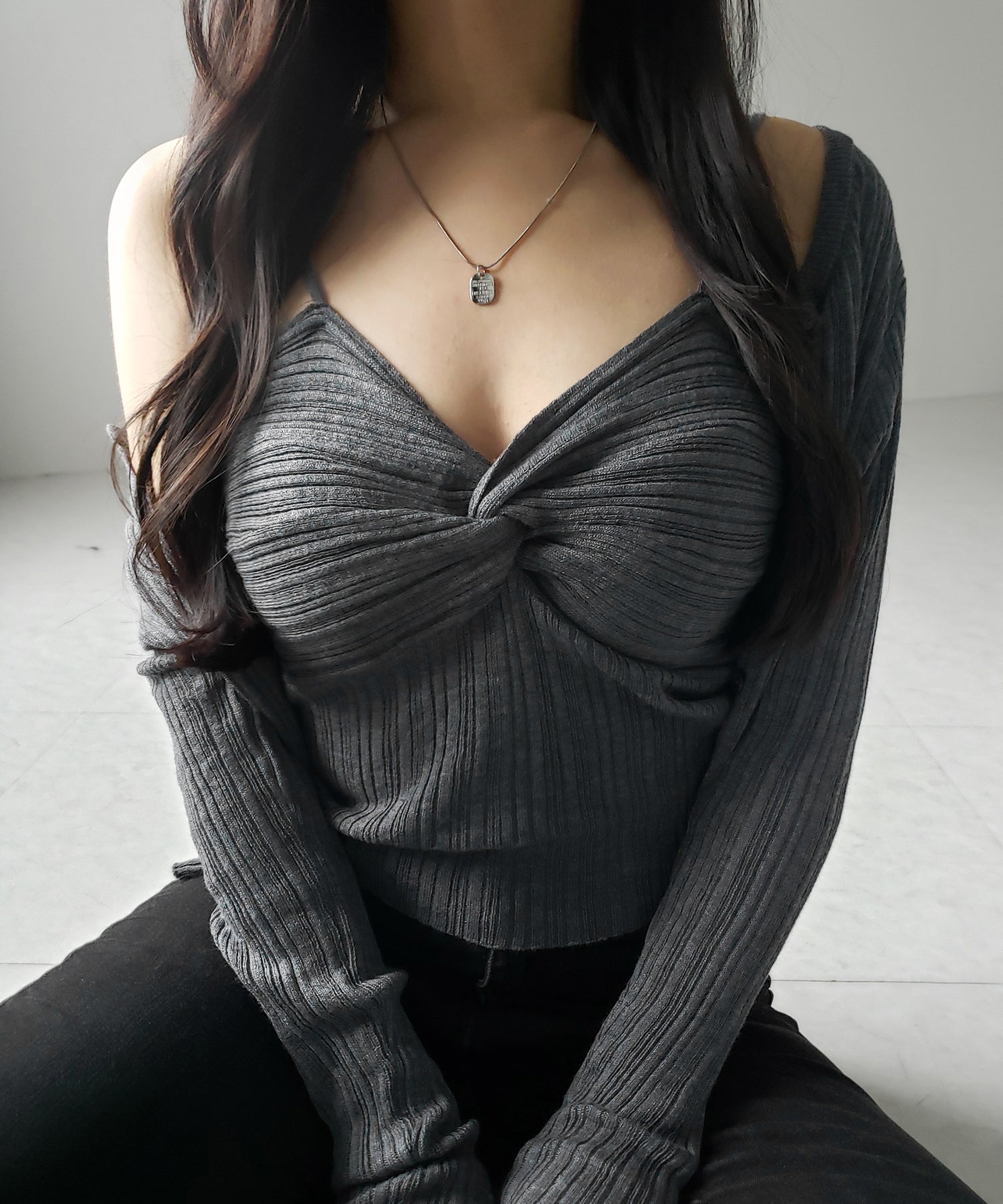 【 2点セット 】ツイストリブニットキャミソール ＋シアーリブショートカーディガン SET ／ twisted rib knit camisole + sheer rib short cardigan SET