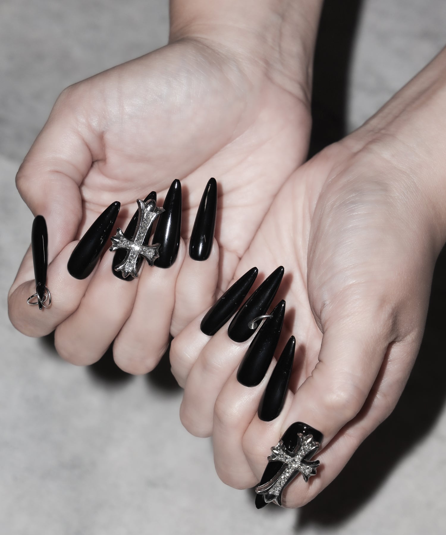 ビジュークロスピアシングロングネイルチップ ／ bijou cross piercing long nail tips